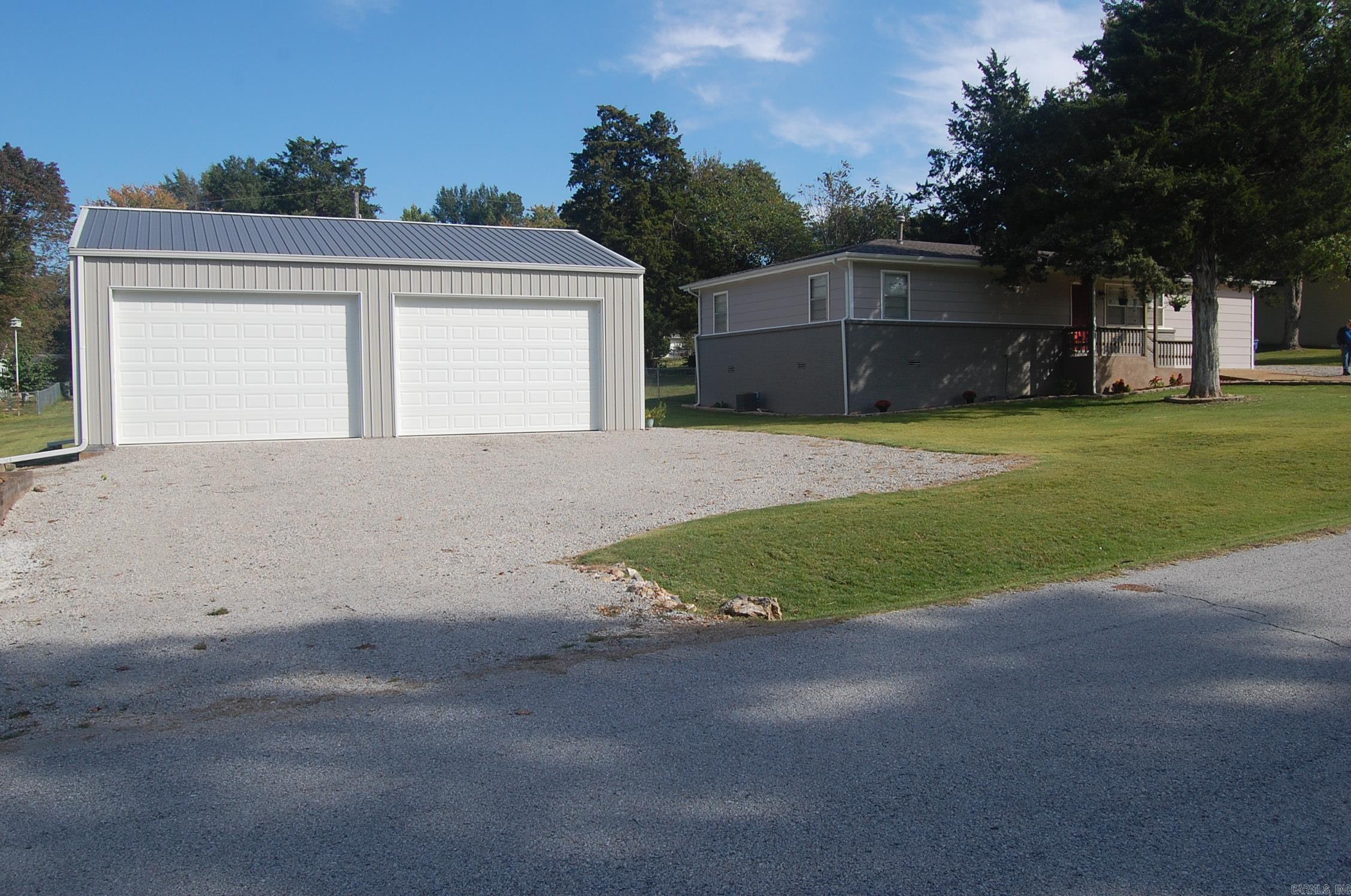 BREEZE HILLS - Residential