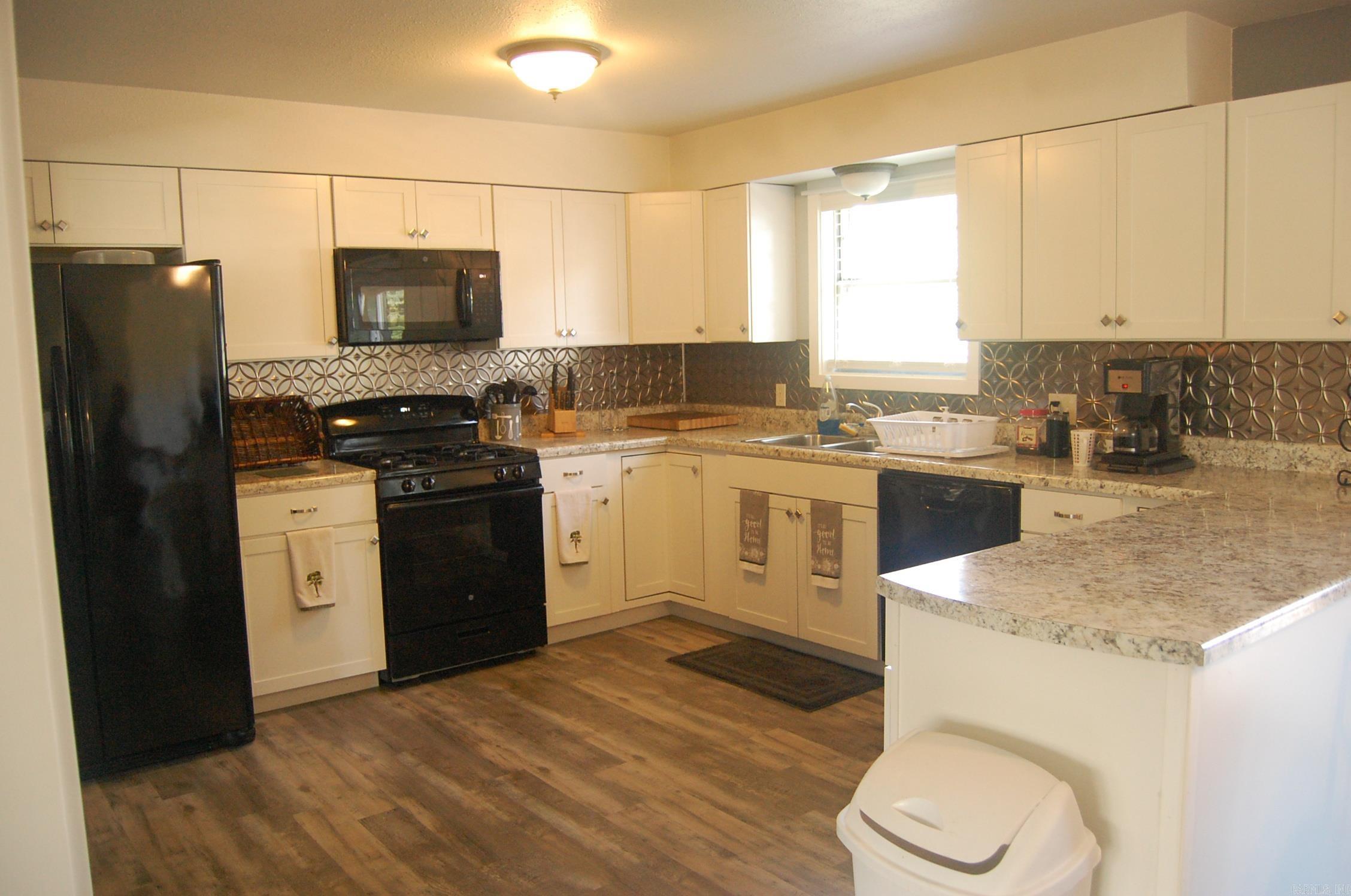 BREEZE HILLS - Residential