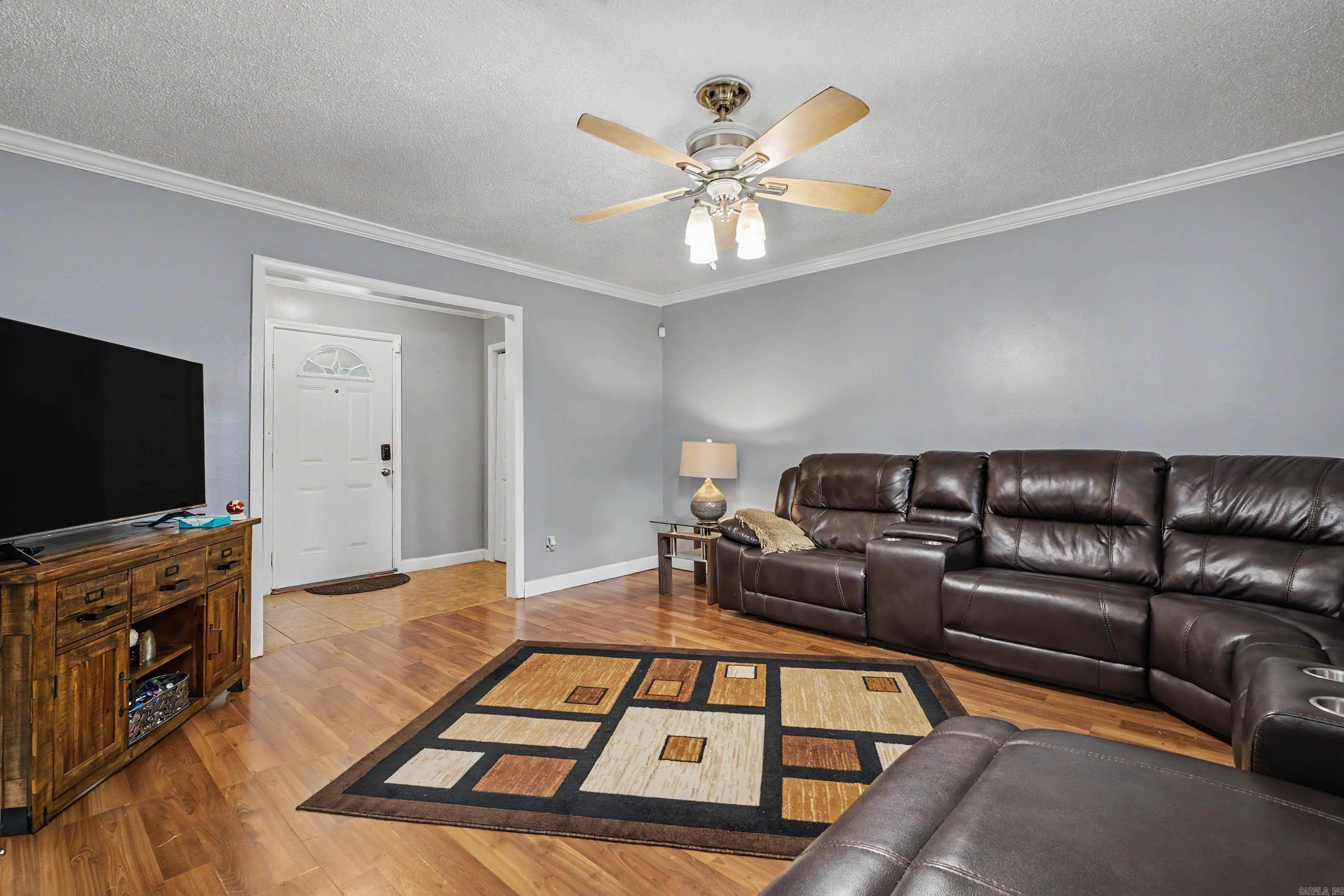 CASTLEWOOD - Residential