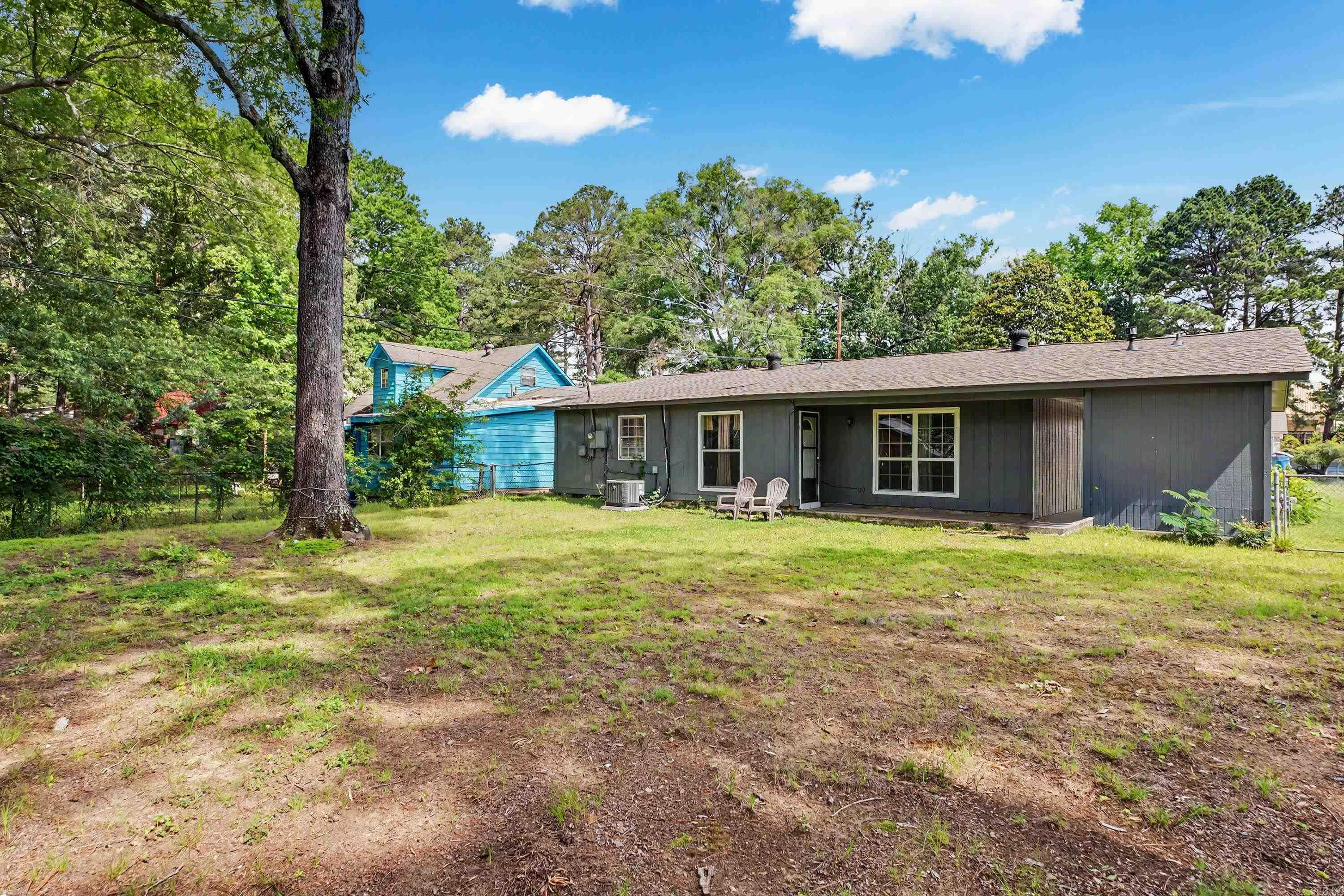 CASTLEWOOD - Residential
