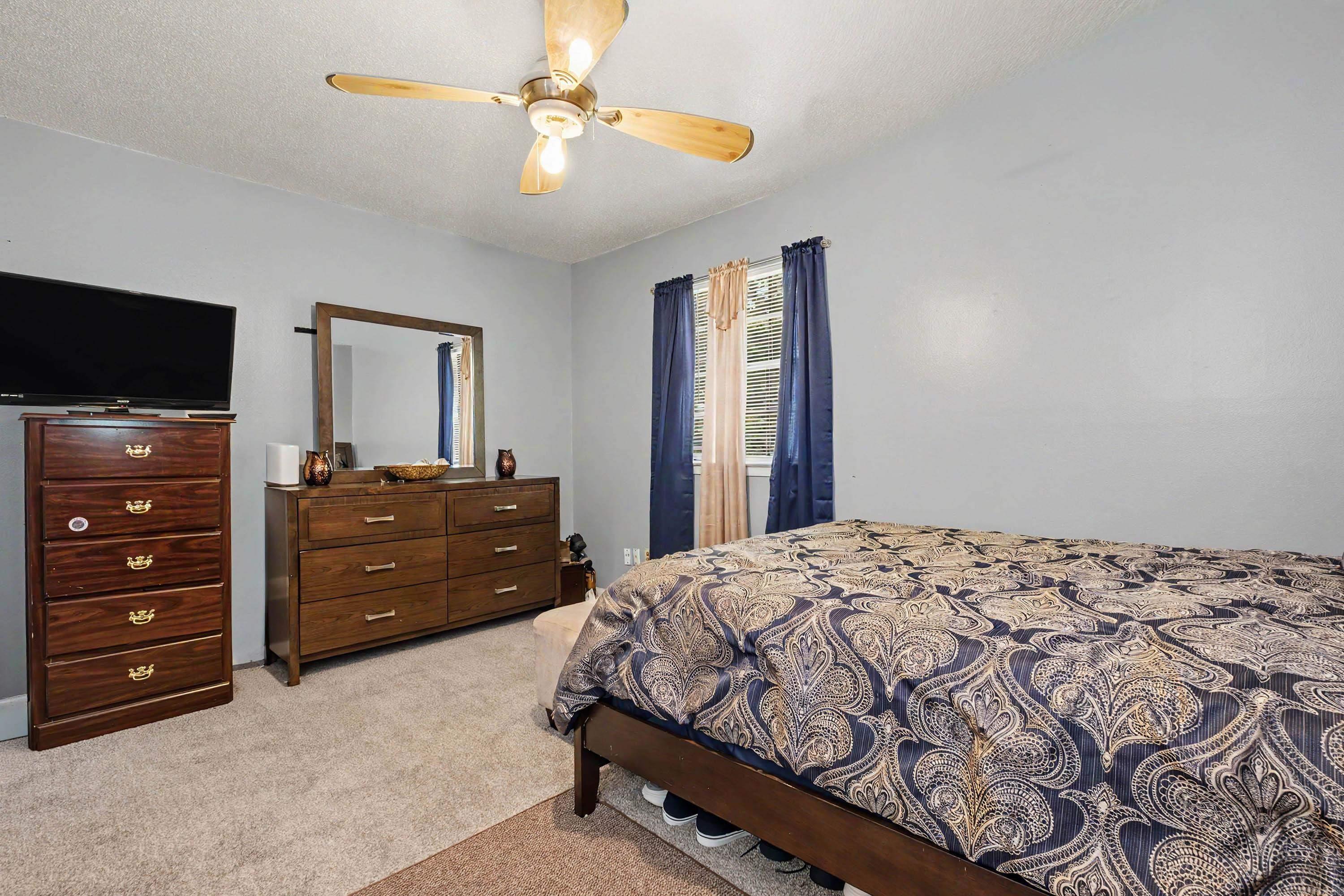 CASTLEWOOD - Residential