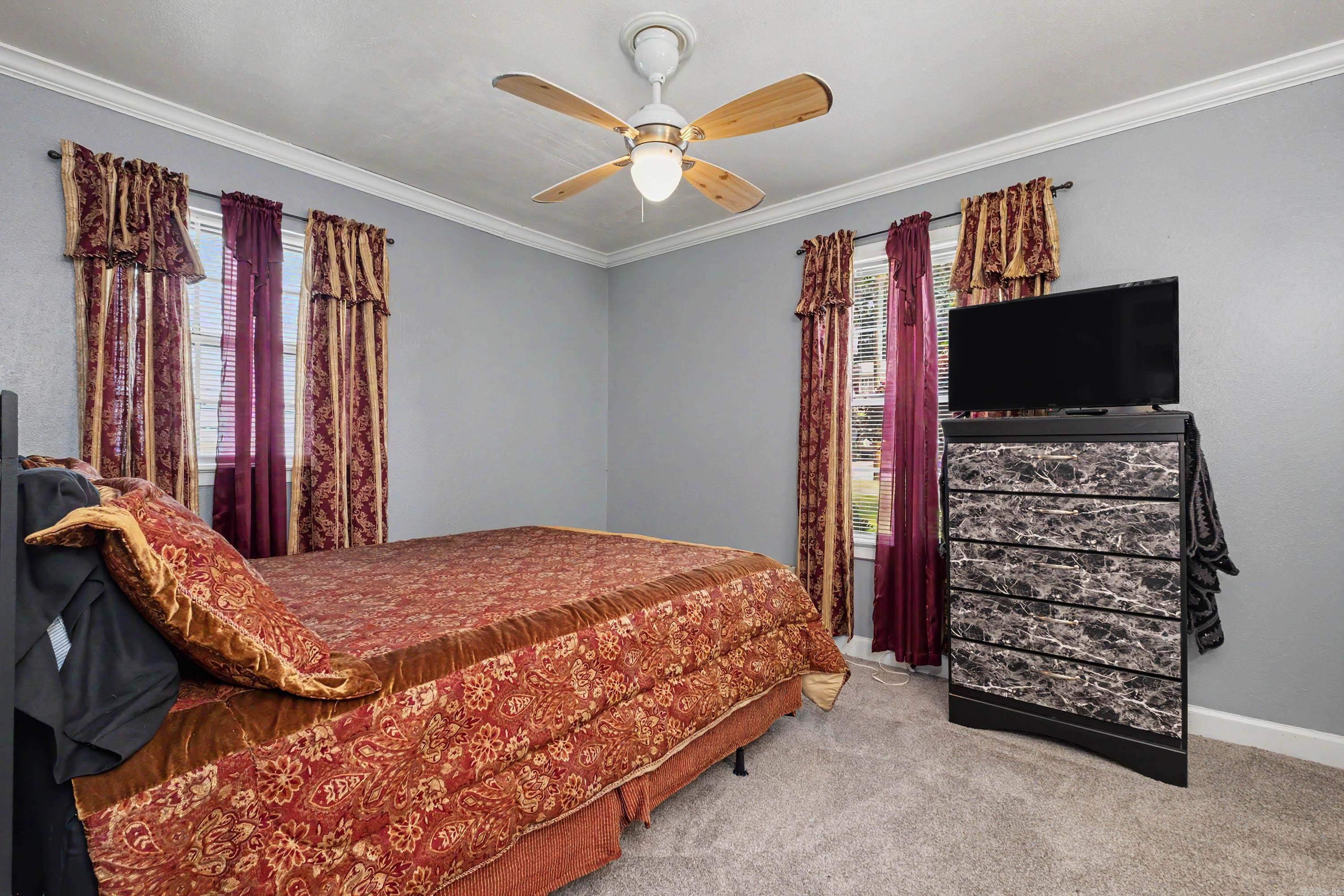 CASTLEWOOD - Residential