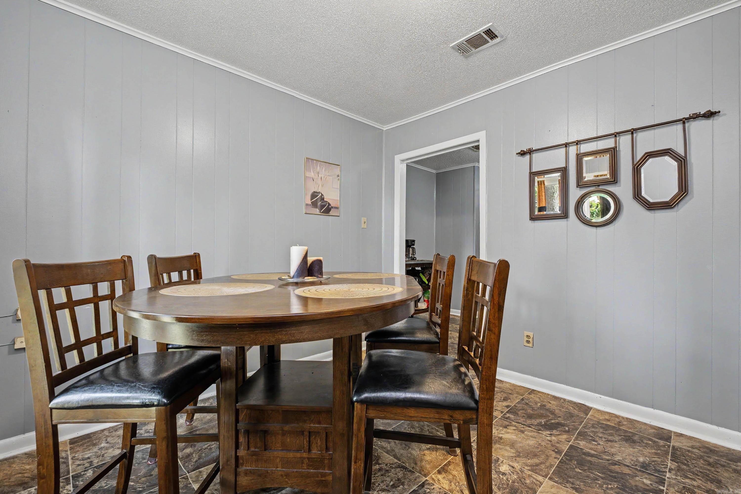 CASTLEWOOD - Residential