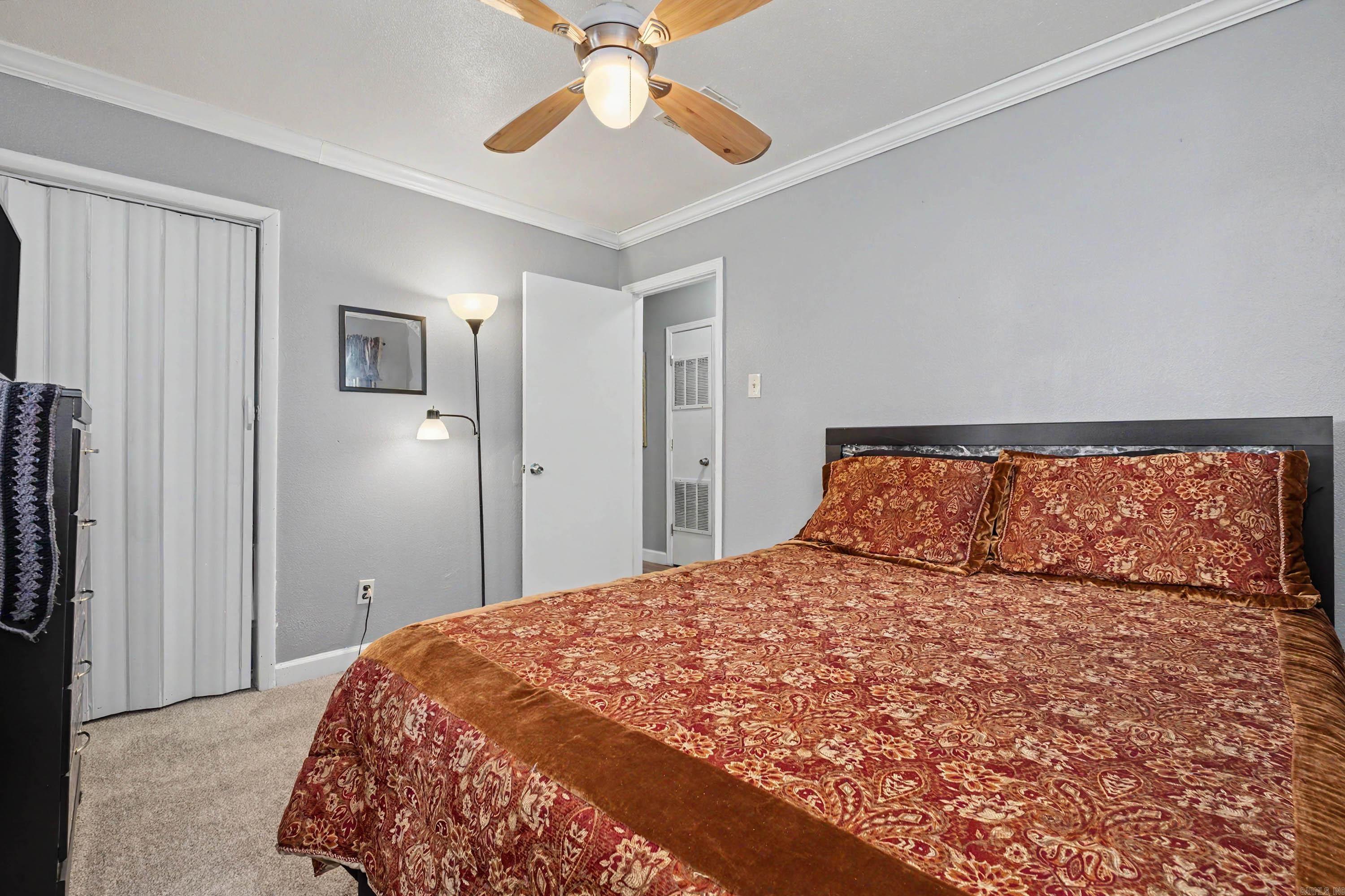 CASTLEWOOD - Residential