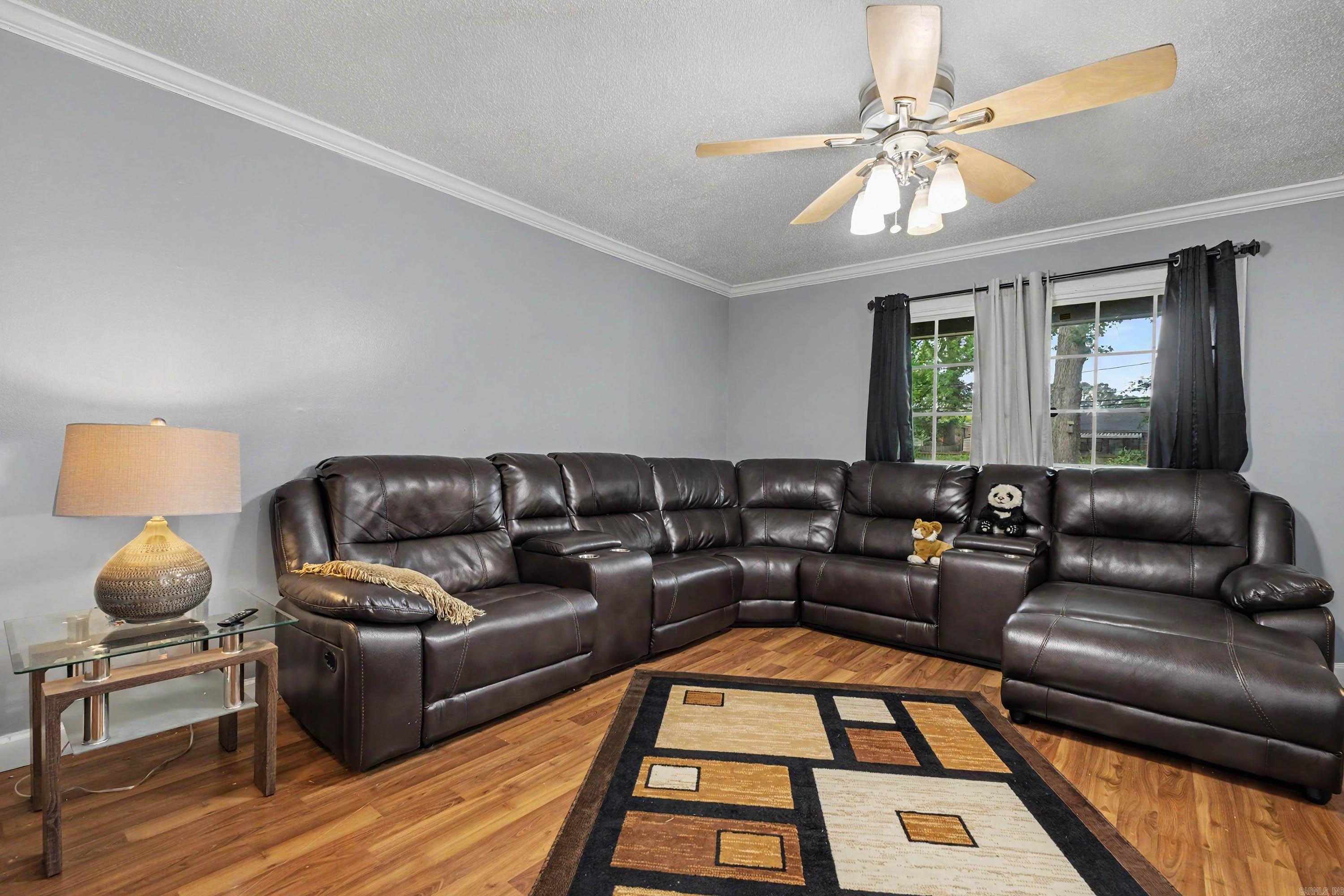 CASTLEWOOD - Residential