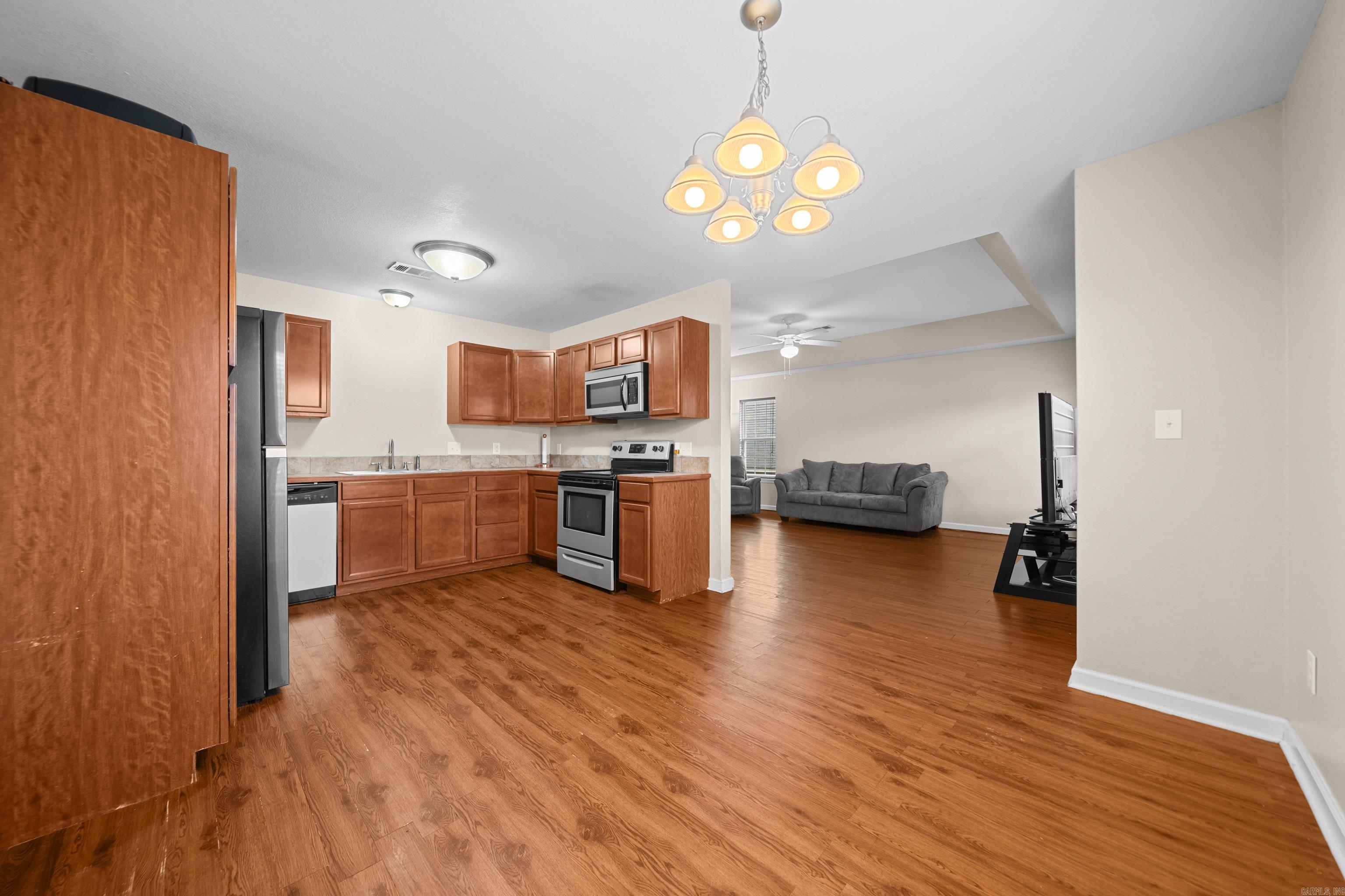 HICKORY HILLS - Residential