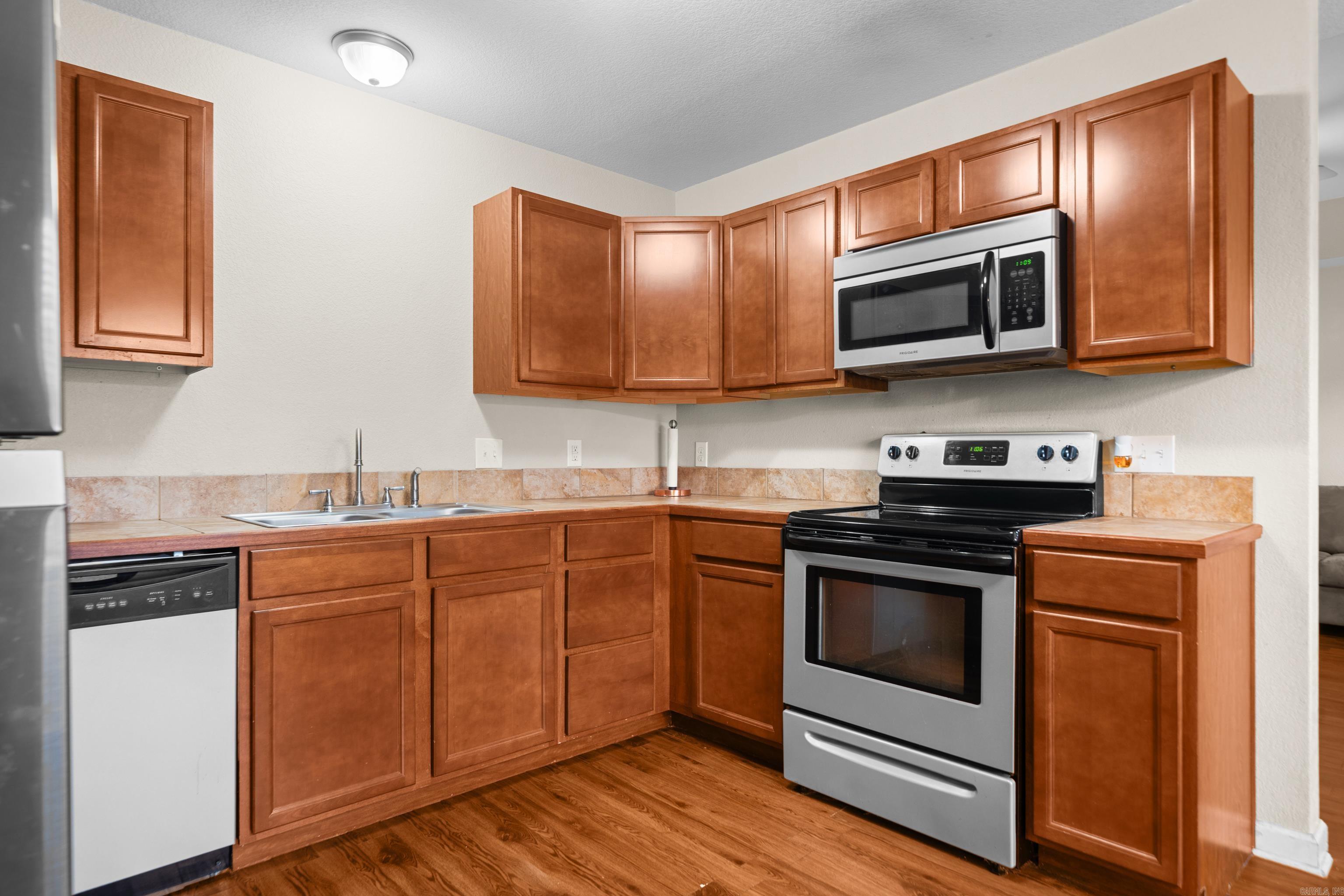 HICKORY HILLS - Residential