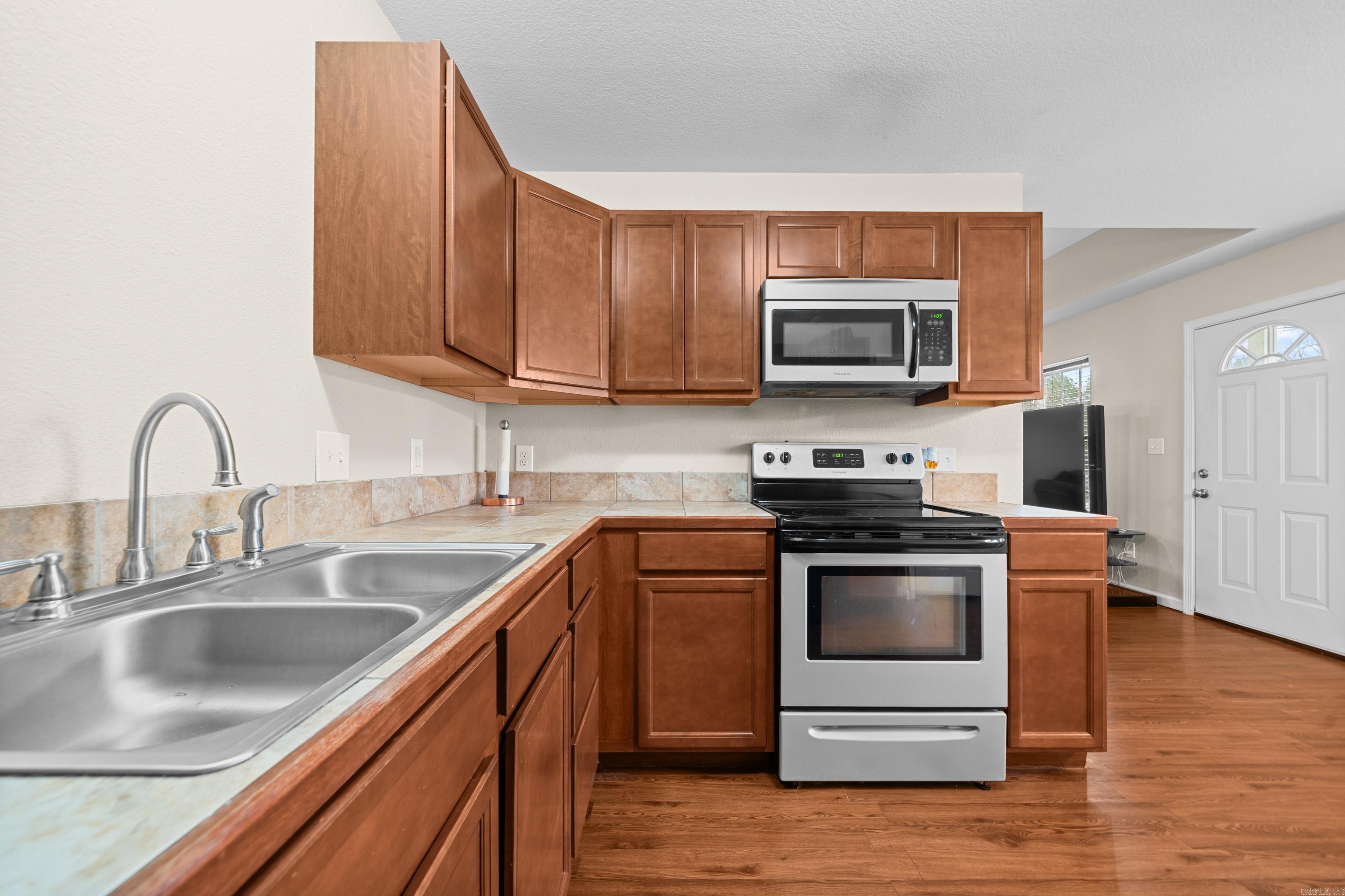 HICKORY HILLS - Residential