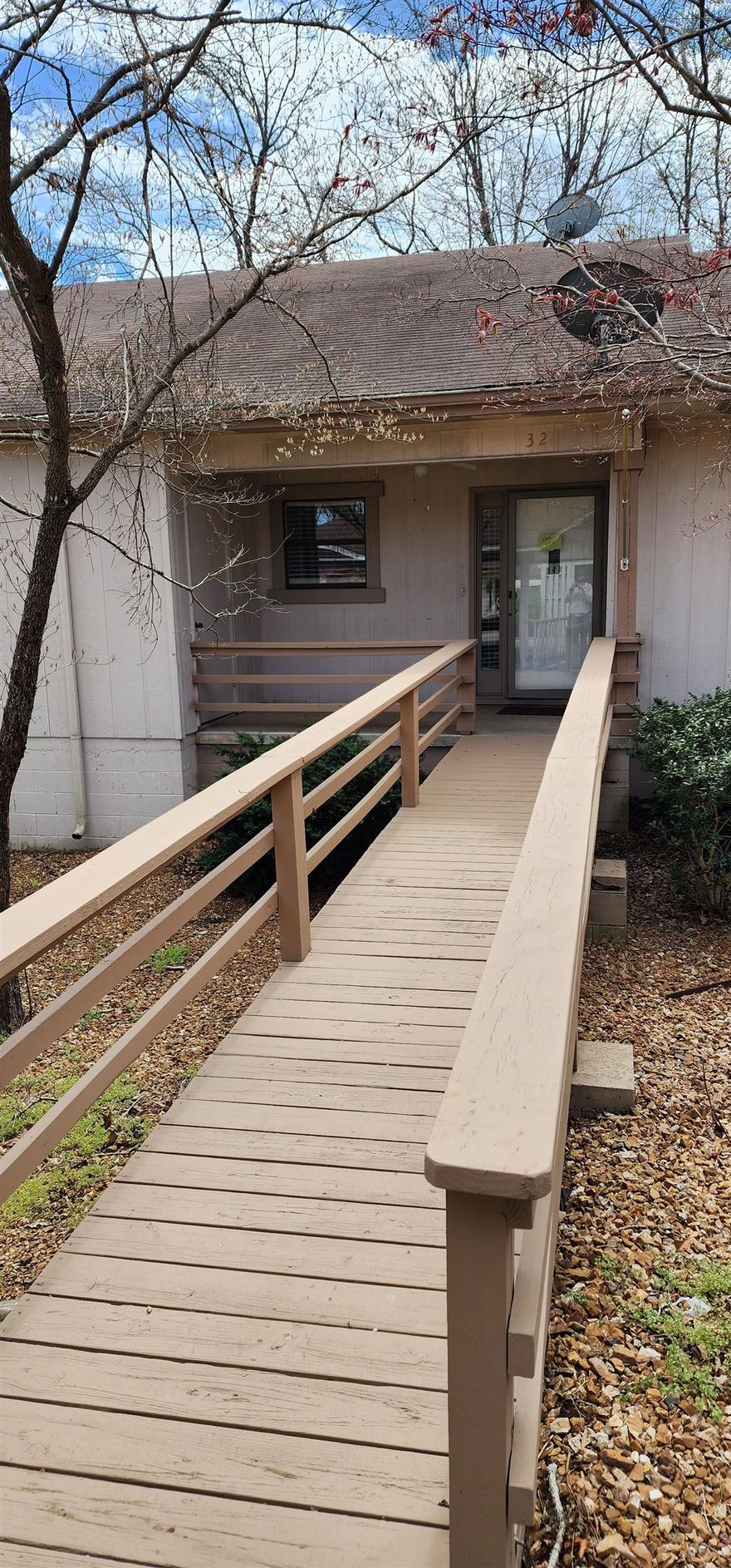 2 bedroom 1.5 bath townhouse in a quiet area.  Ramp for entrance, 1 Covered Parking spot, vinyl, carpet and appliances. Townhouse amenities