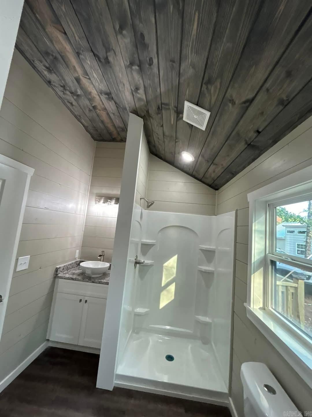 Metes & Bounds - Residential Income