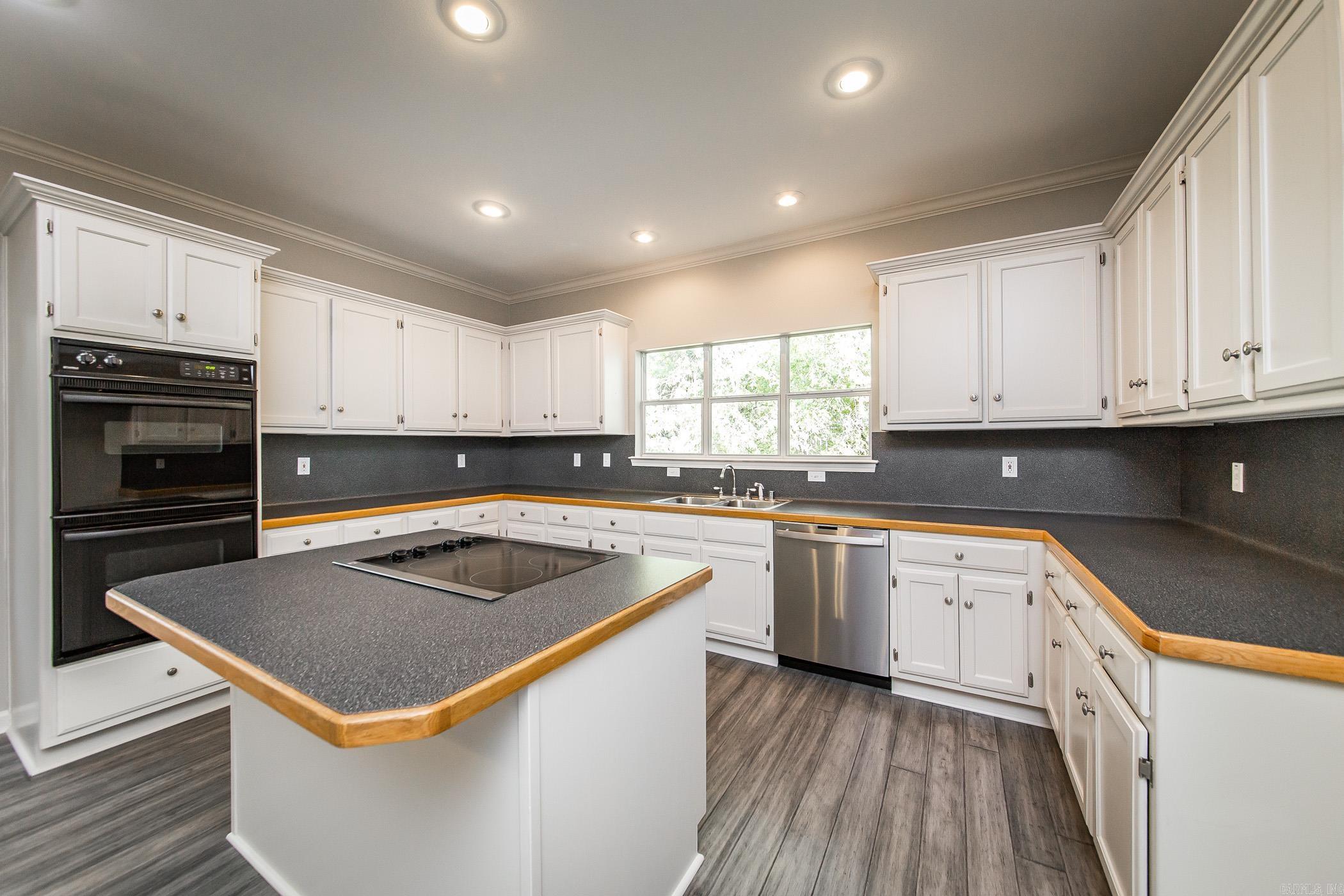 CHENAL RIDGE - Residential