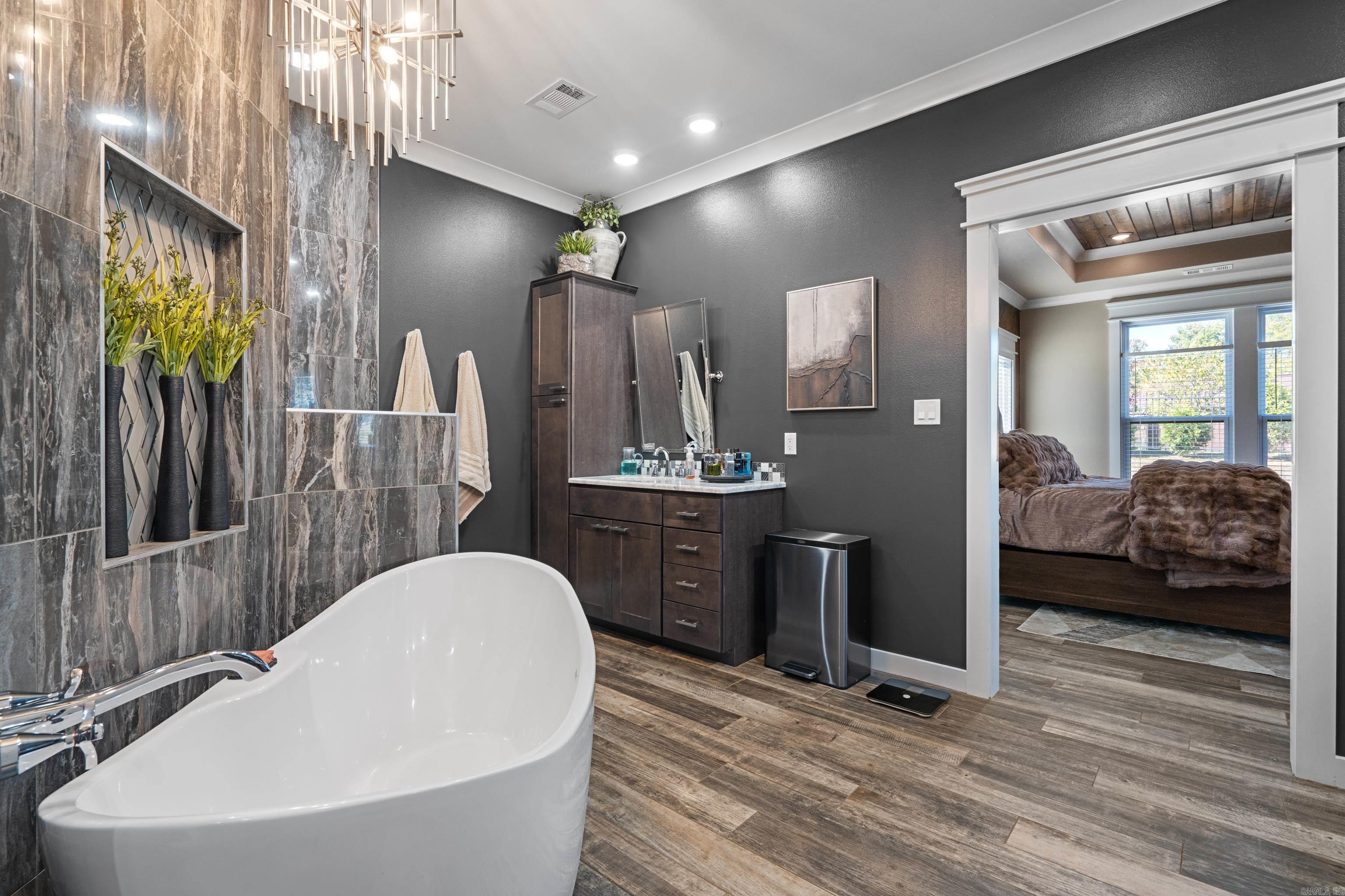 WEST WINDS UNIT - Residential