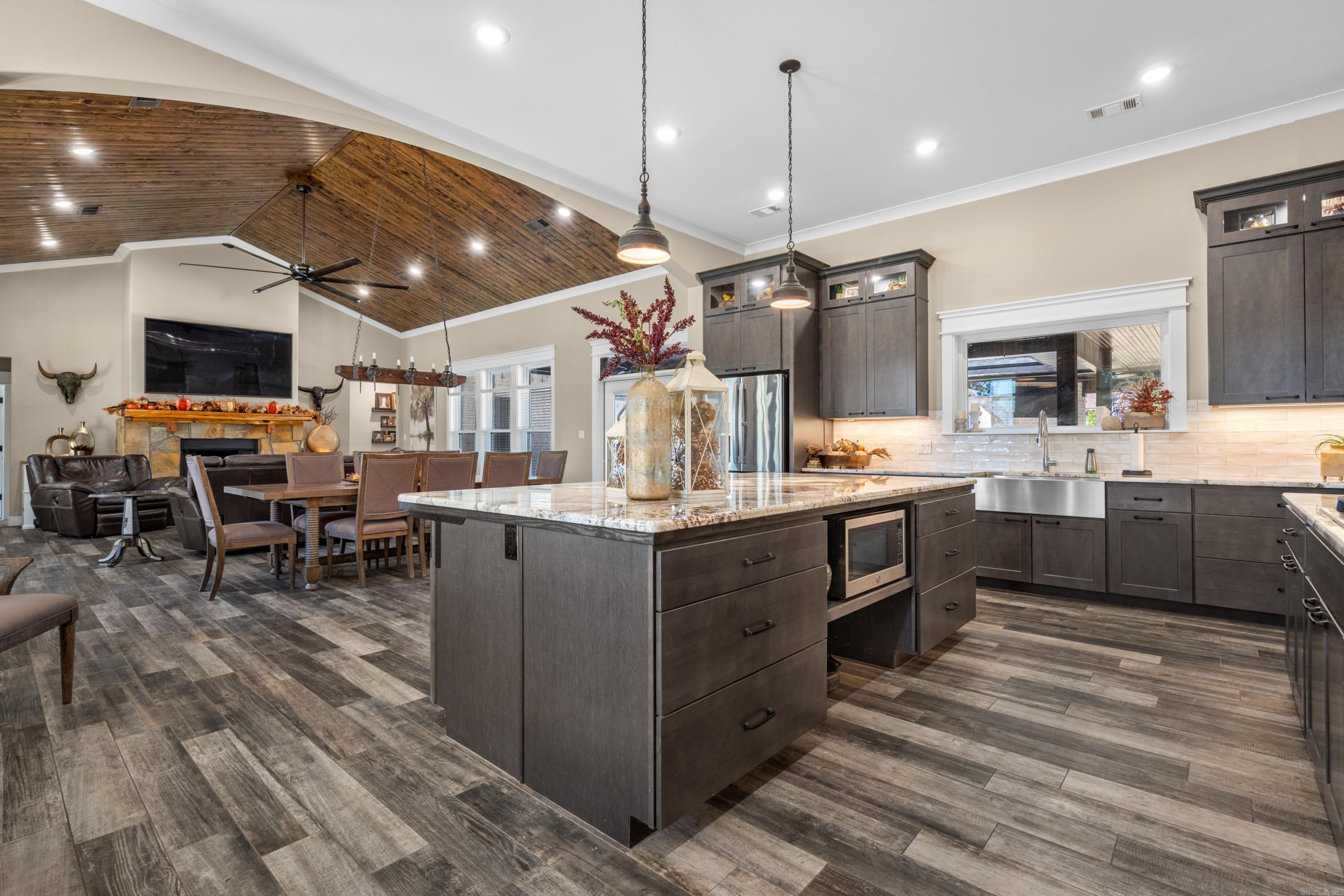 WEST WINDS UNIT - Residential
