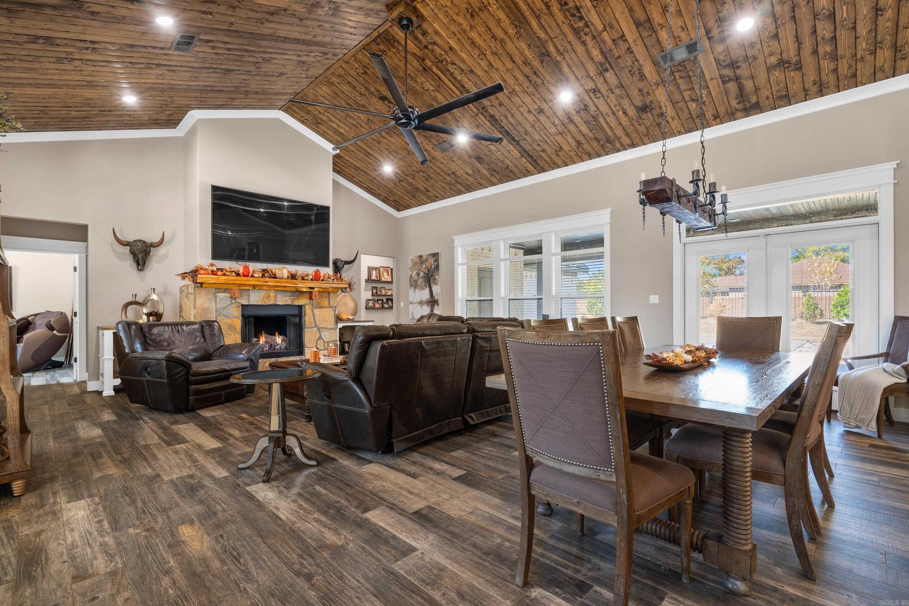WEST WINDS UNIT - Residential