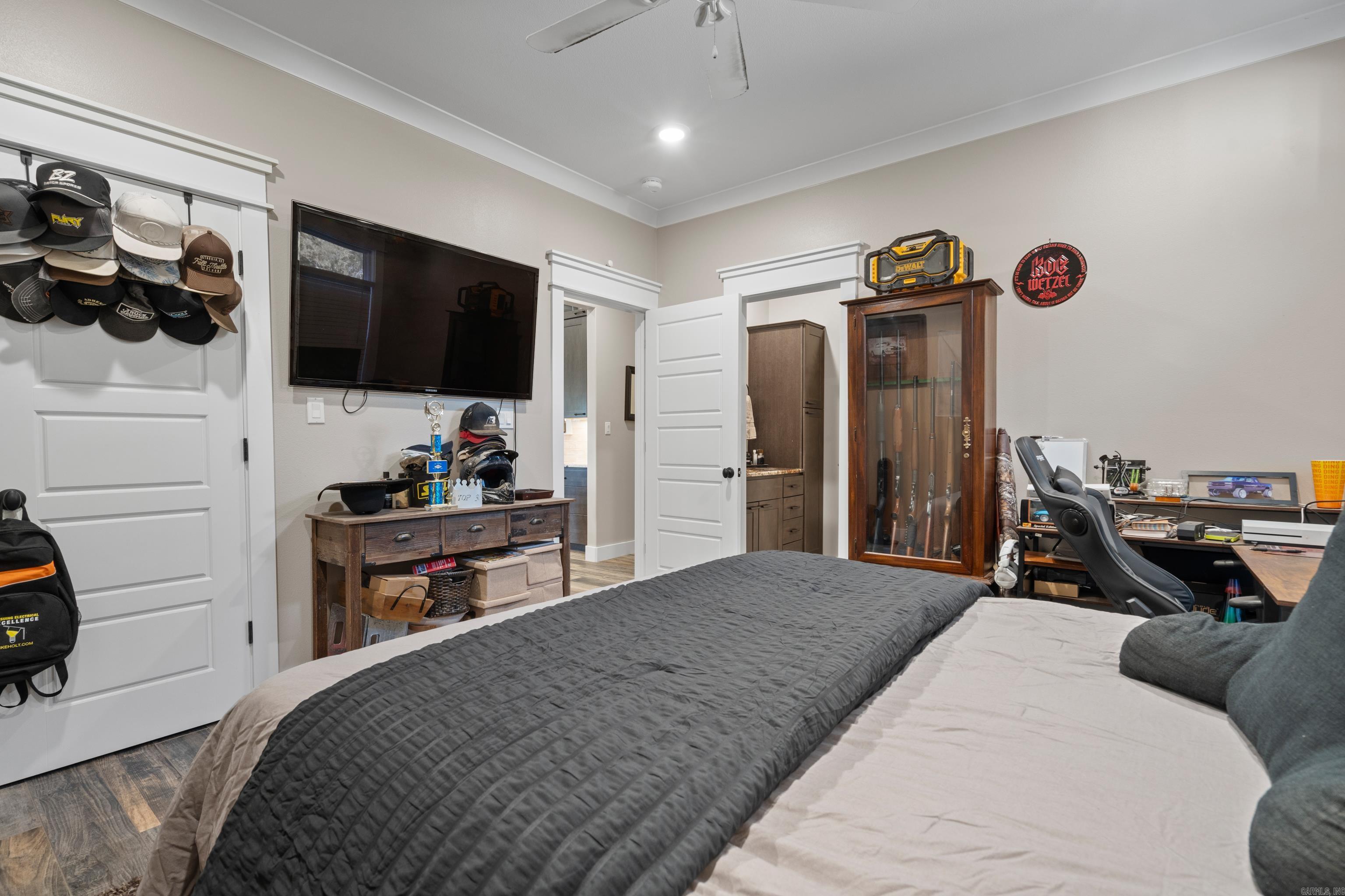 WEST WINDS UNIT - Residential