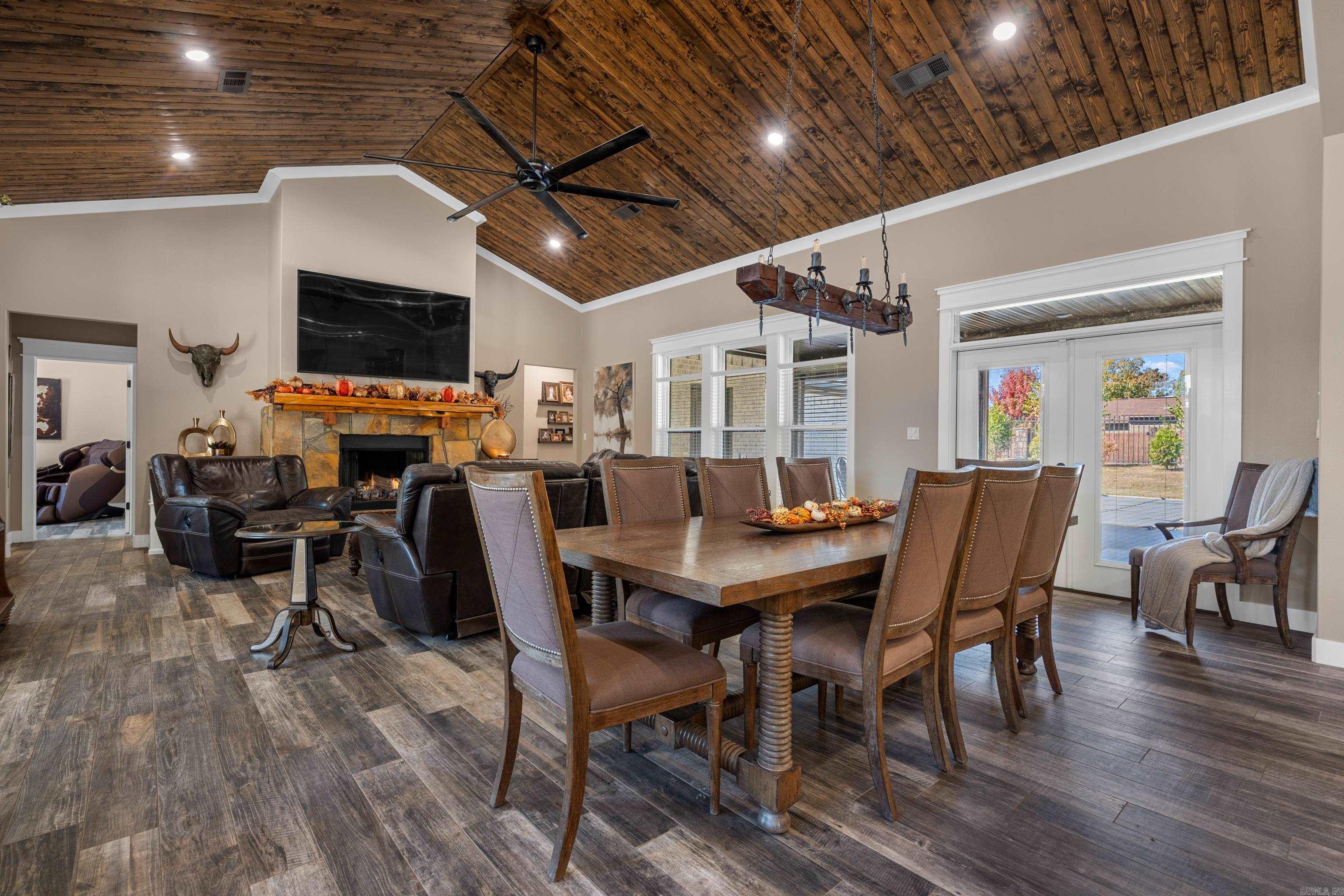 WEST WINDS UNIT - Residential
