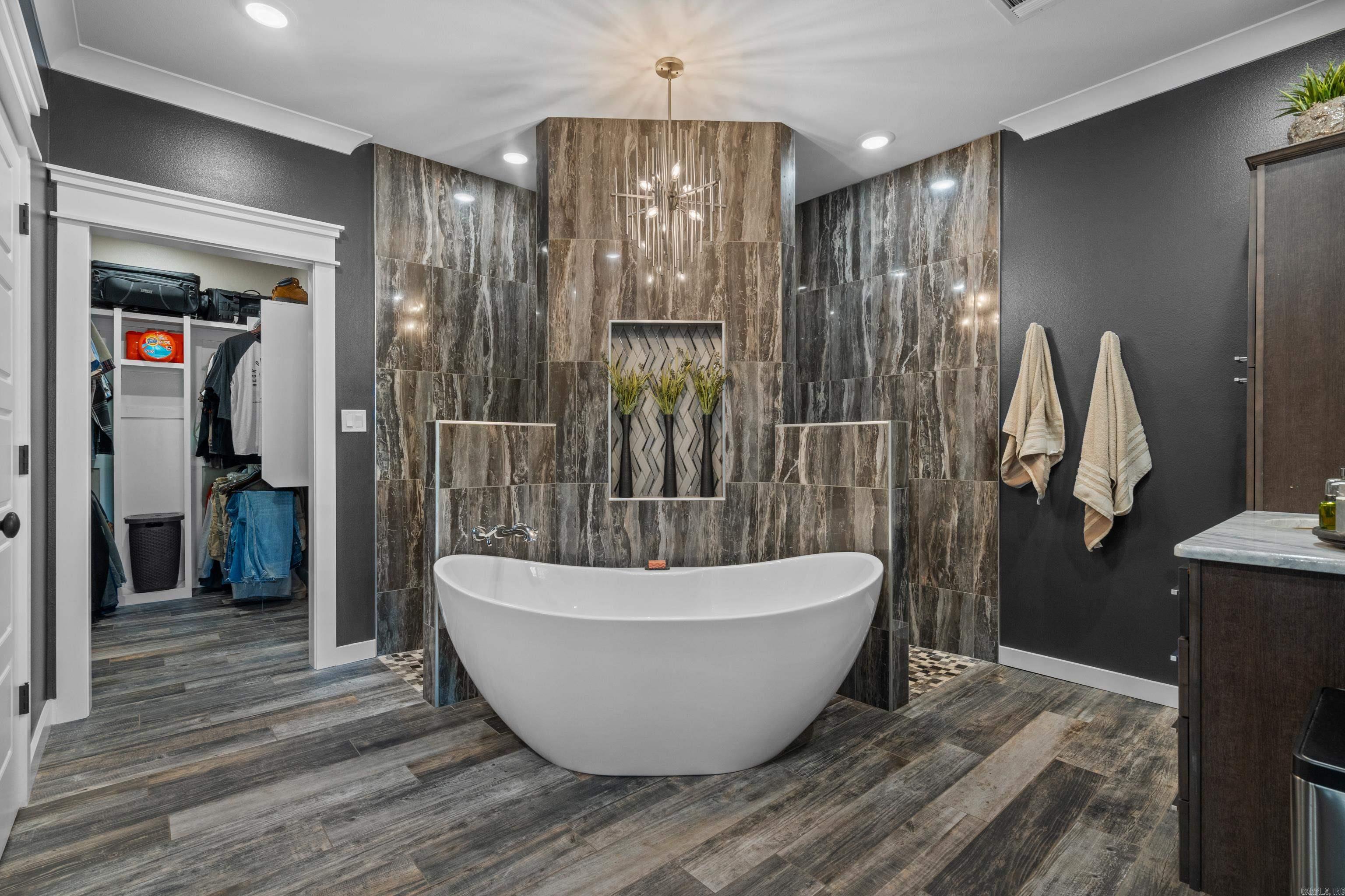 WEST WINDS UNIT - Residential
