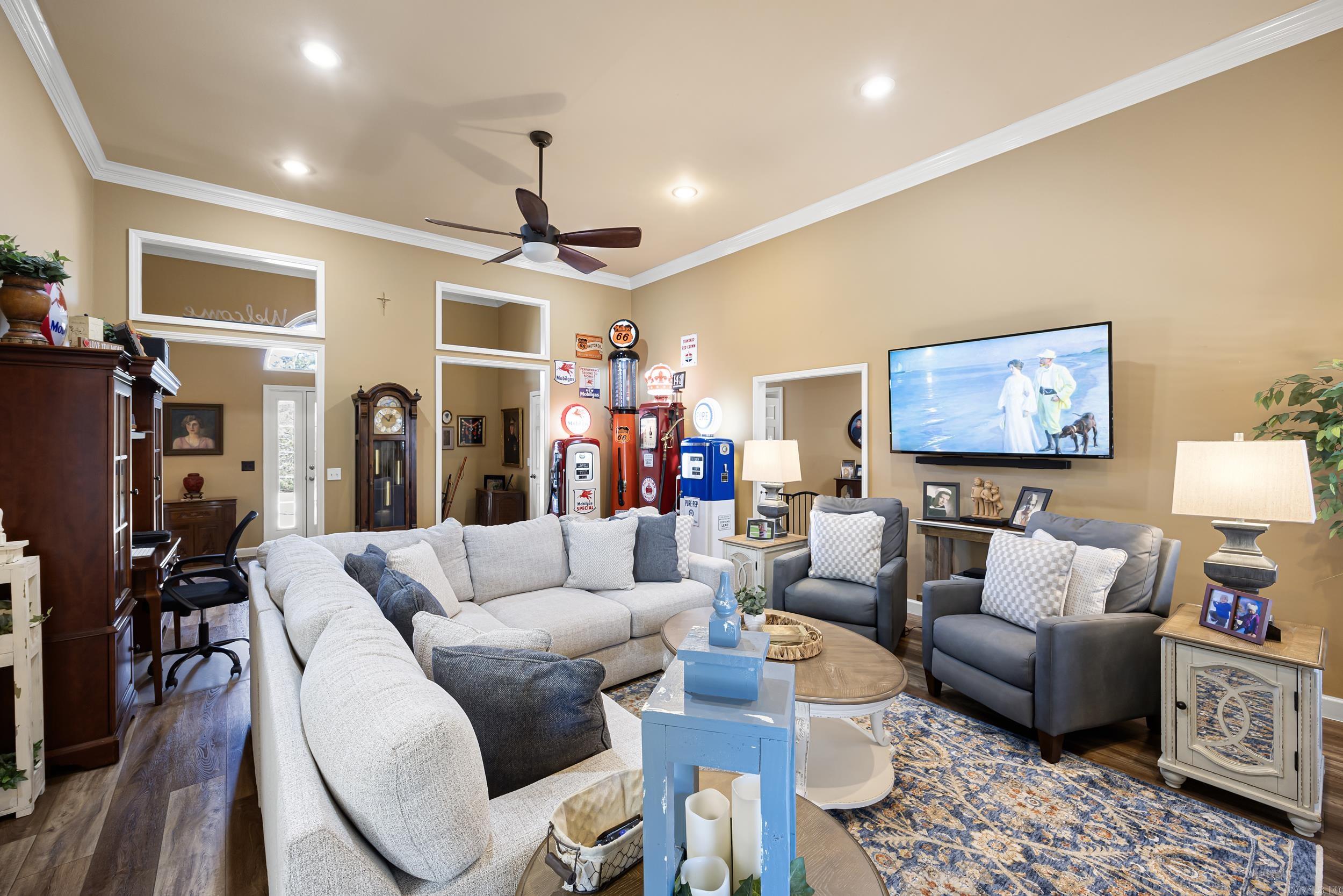 BENT TREE - Residential