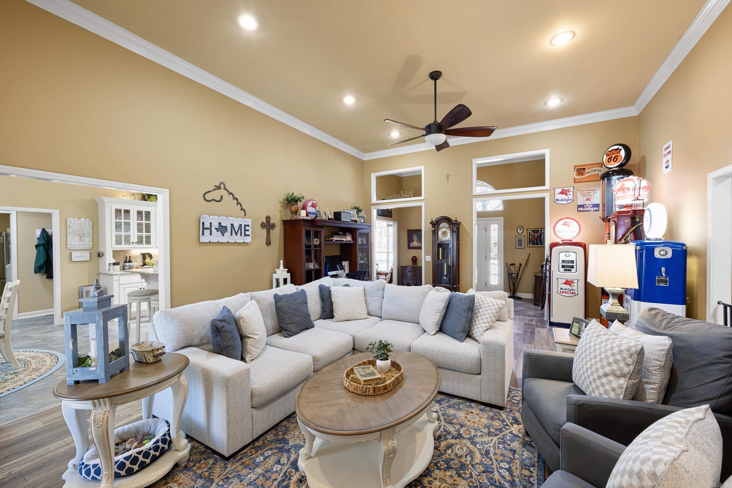 BENT TREE - Residential