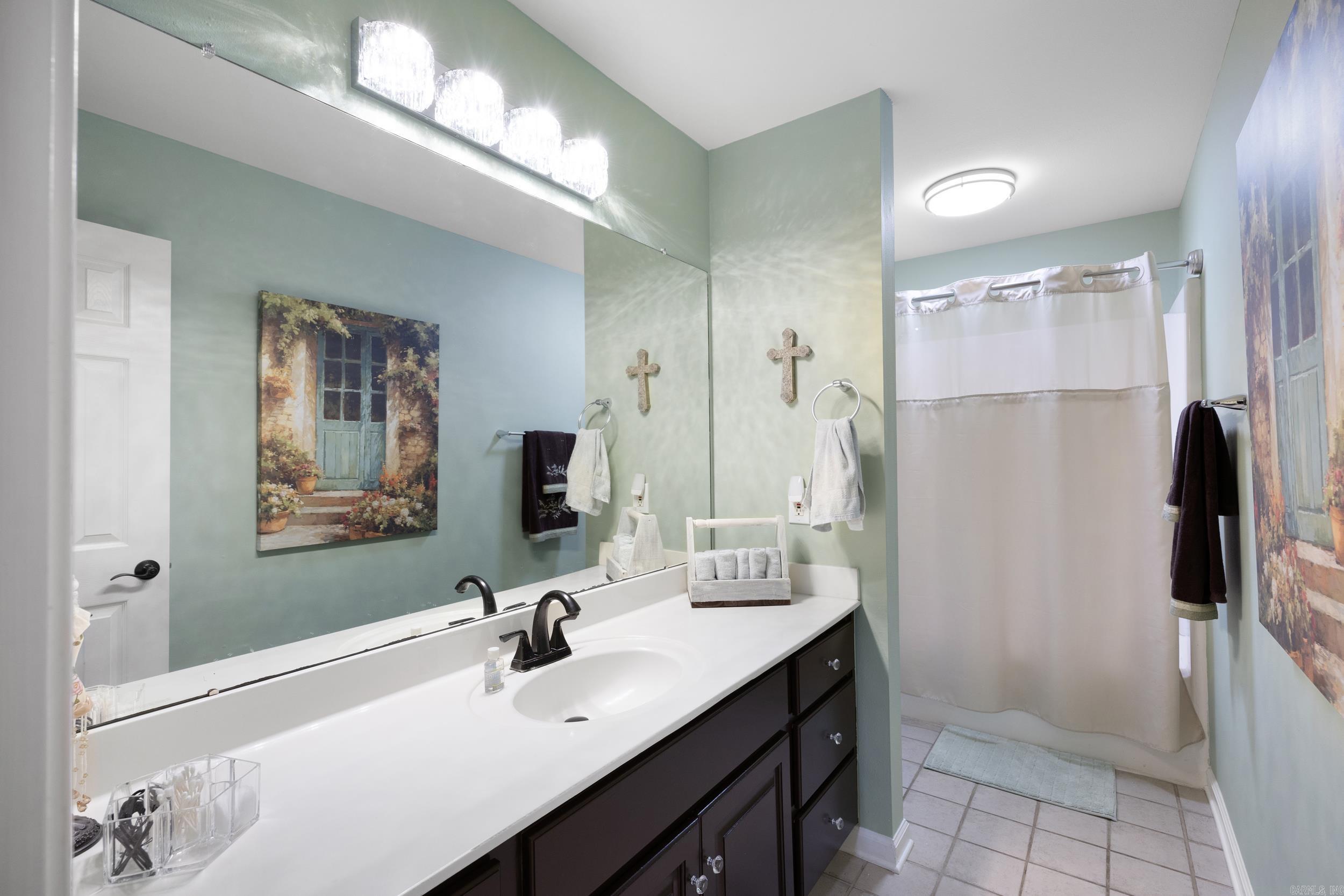 BENT TREE - Residential