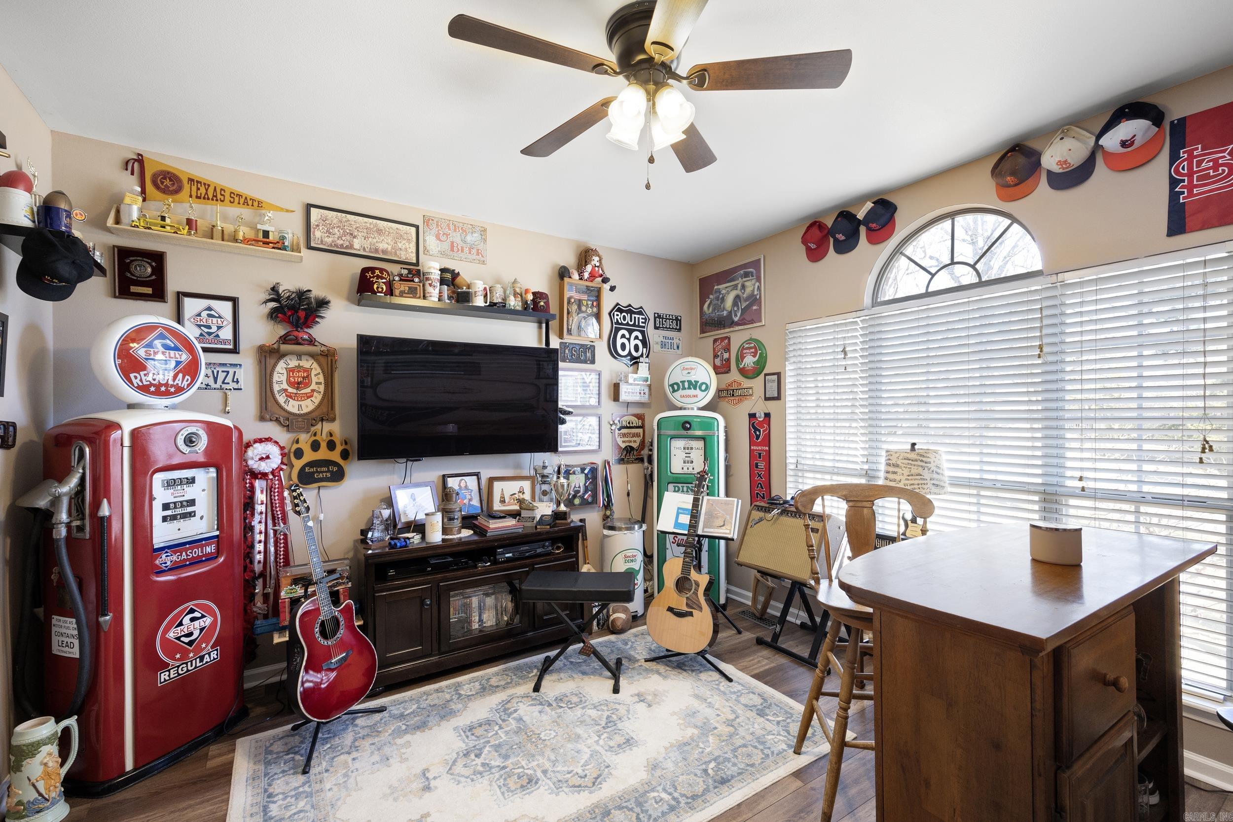 BENT TREE - Residential