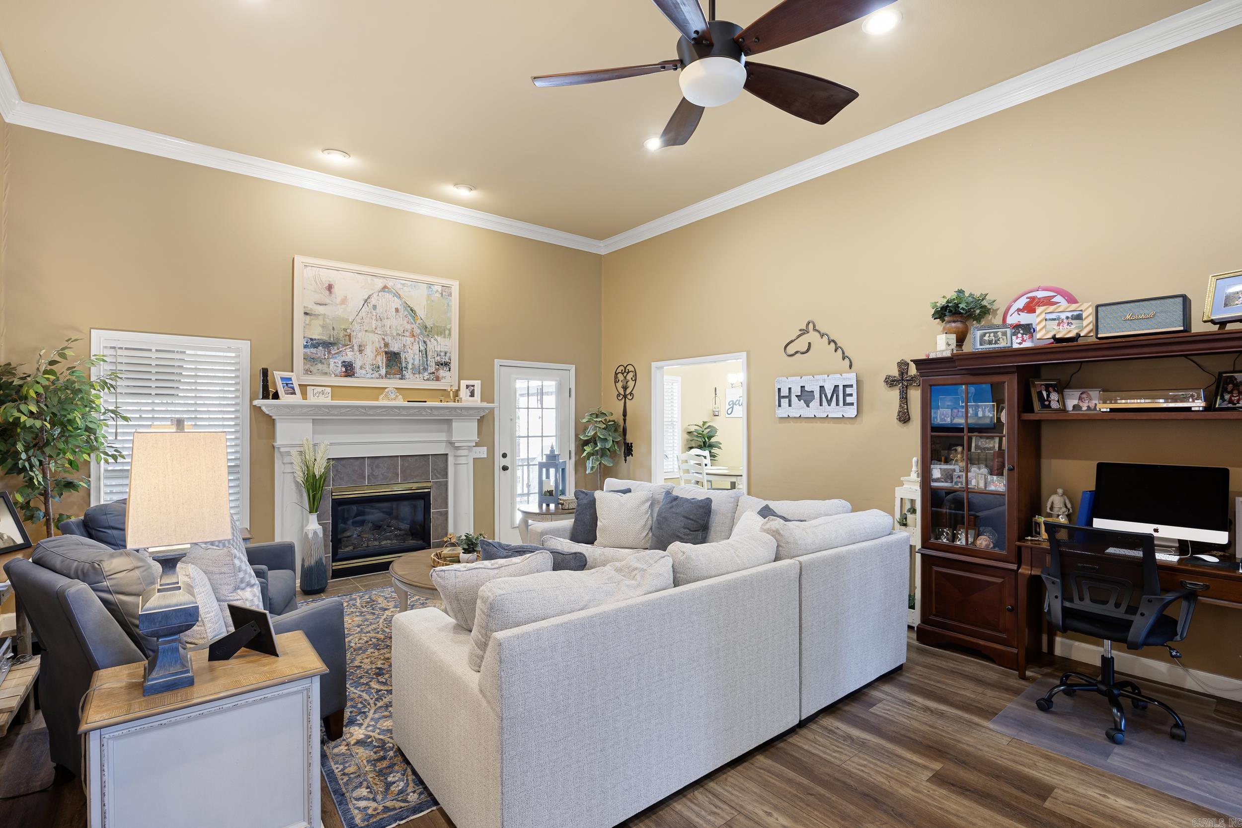 BENT TREE - Residential