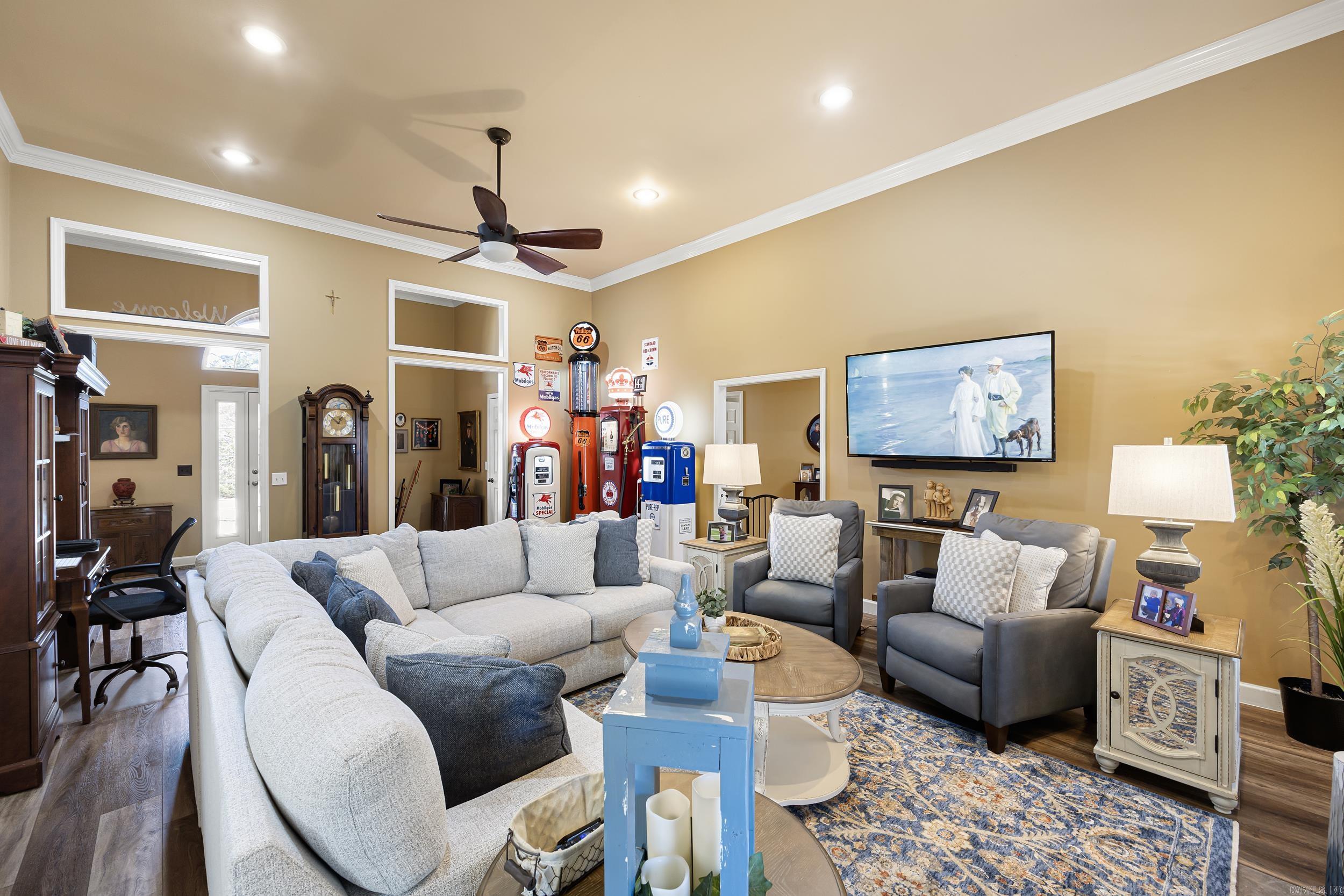 BENT TREE - Residential