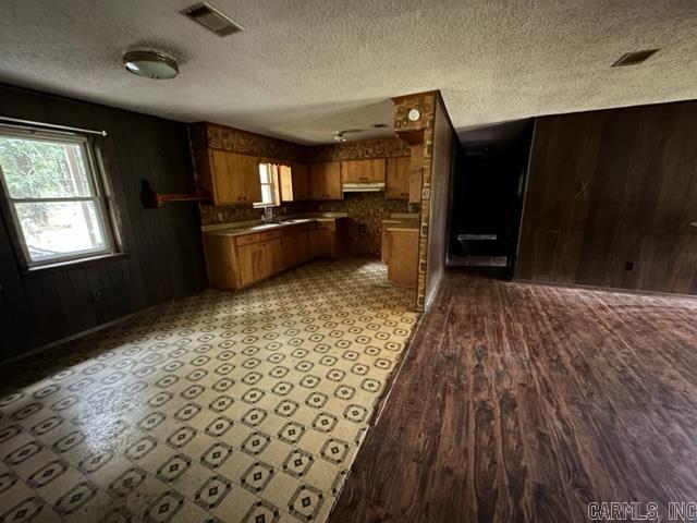 WOODLAWN - Residential