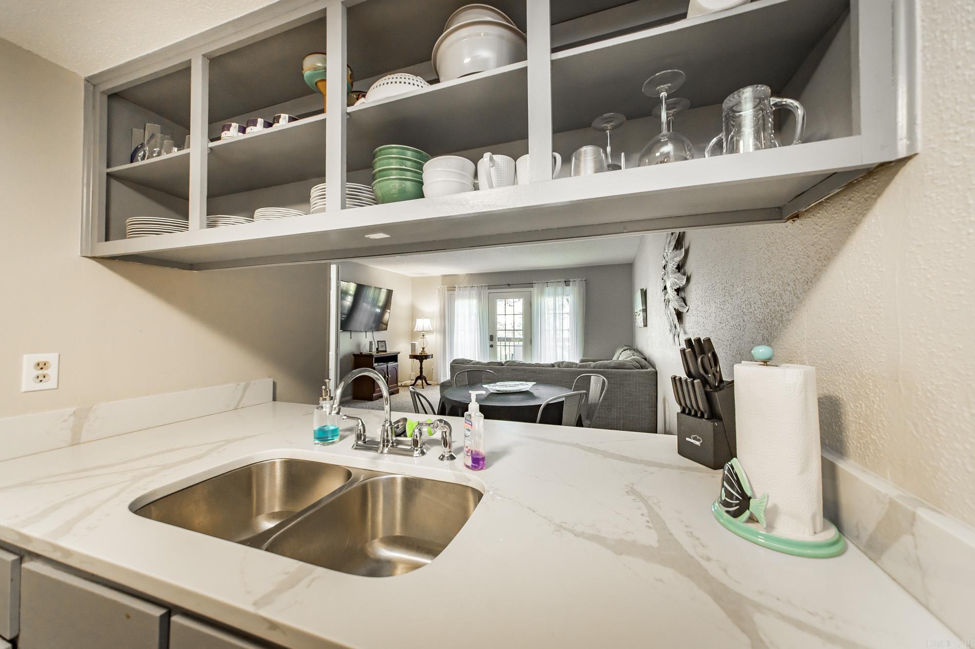 CHELSEA GLADE CONDO - Residential