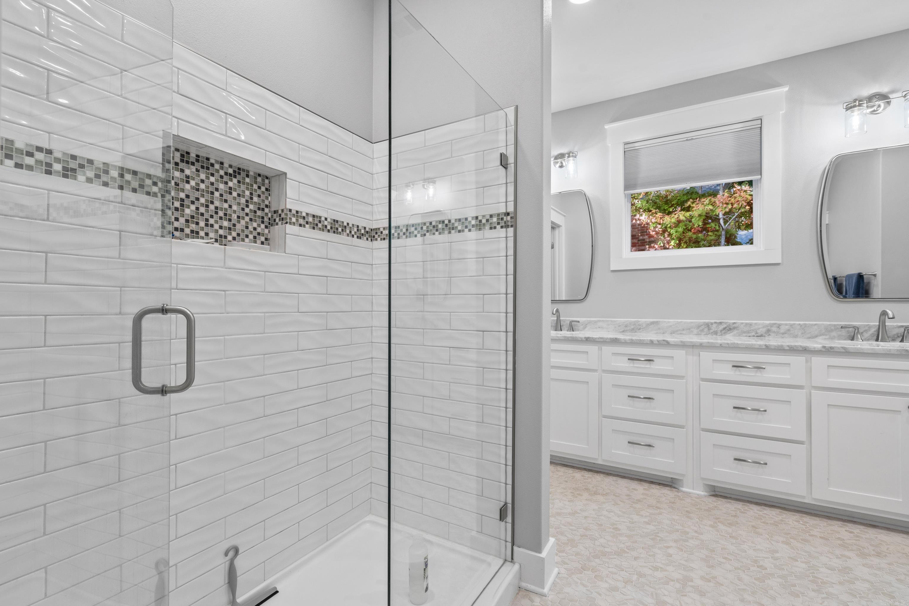 ADORACION - Residential