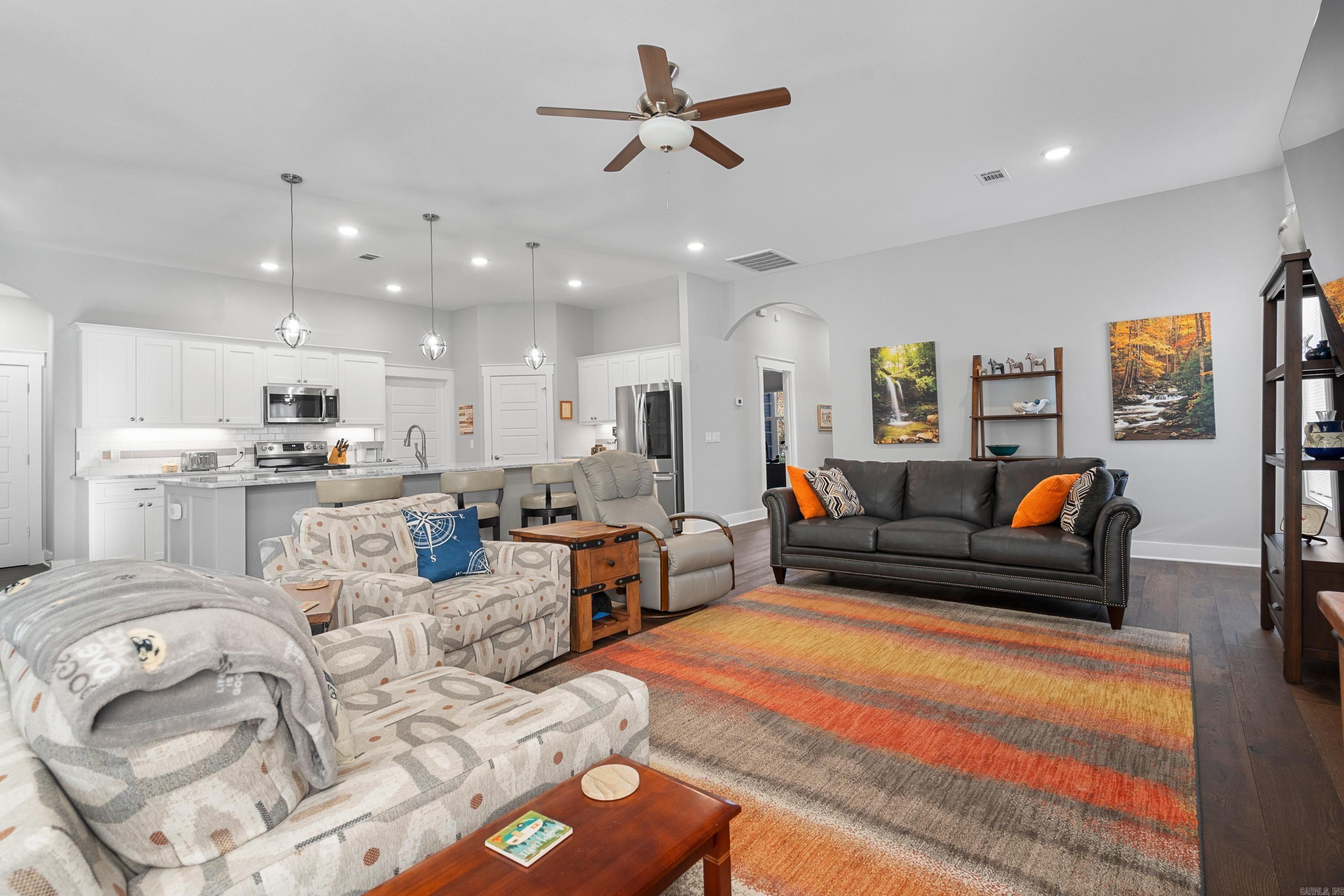 ADORACION - Residential