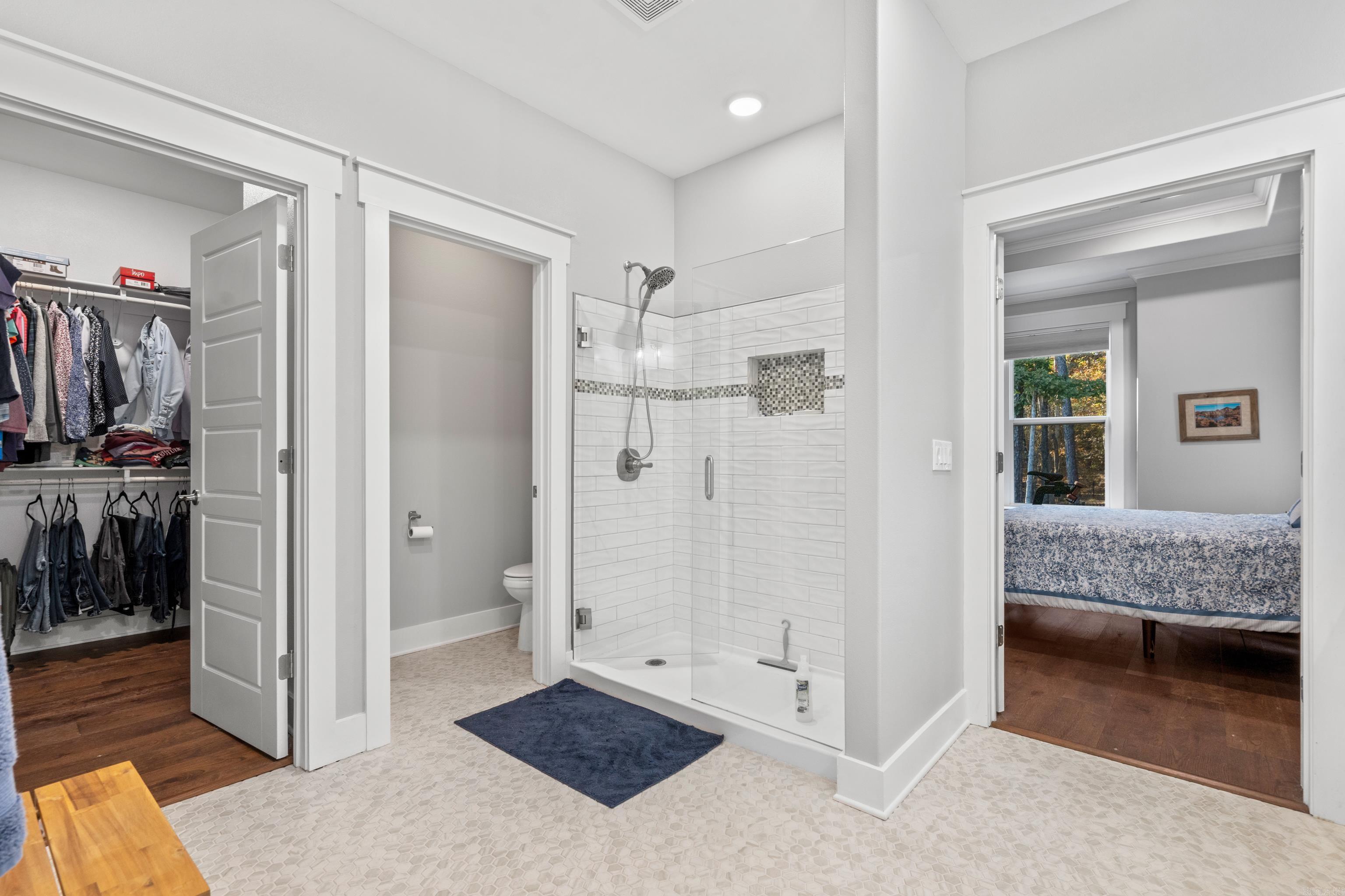 ADORACION - Residential