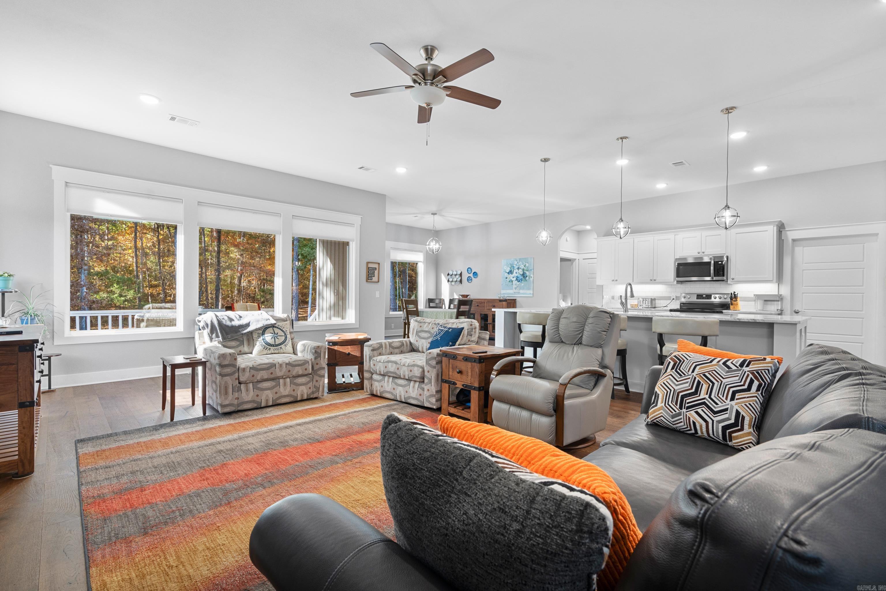 ADORACION - Residential