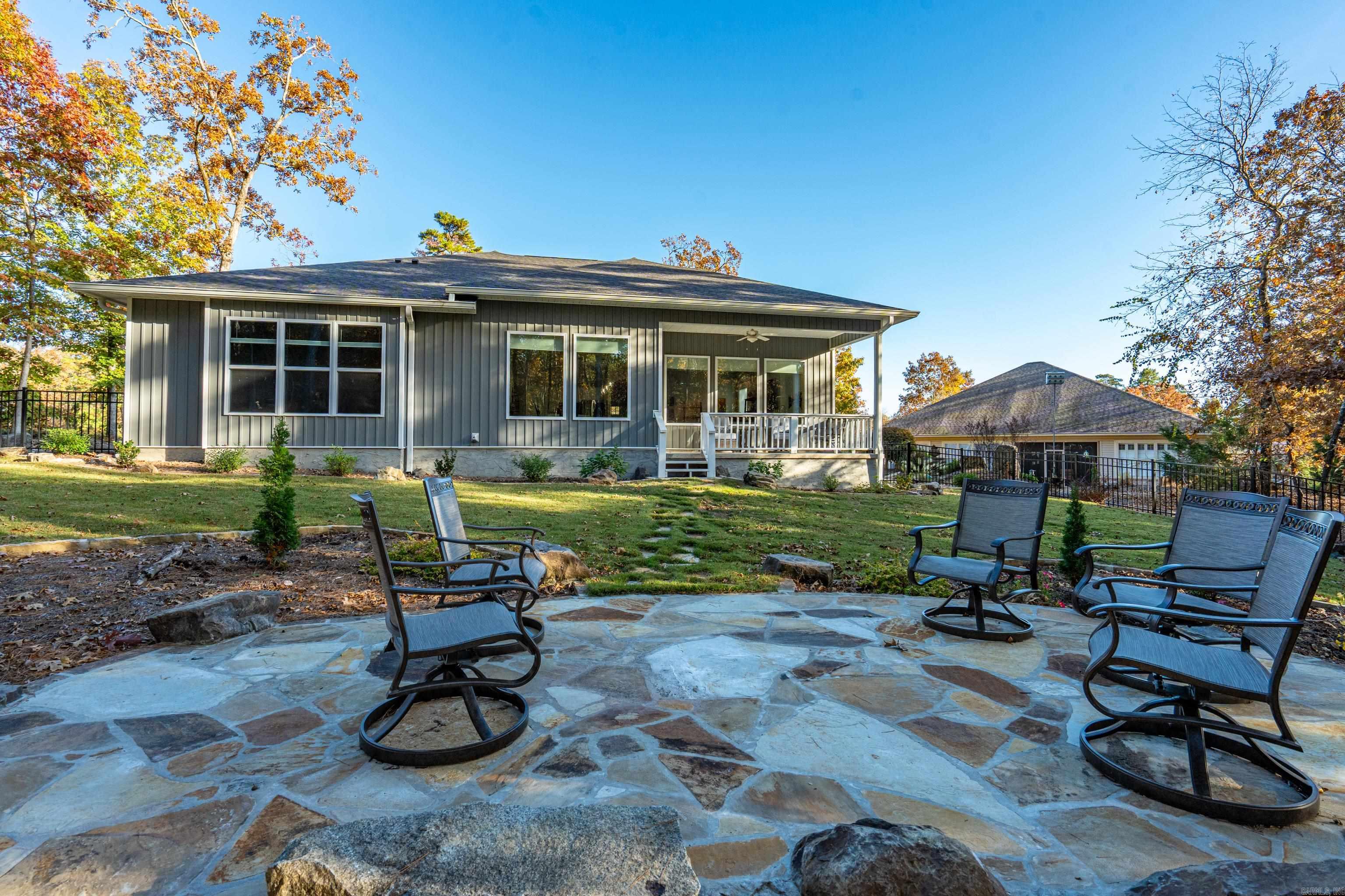 ADORACION - Residential