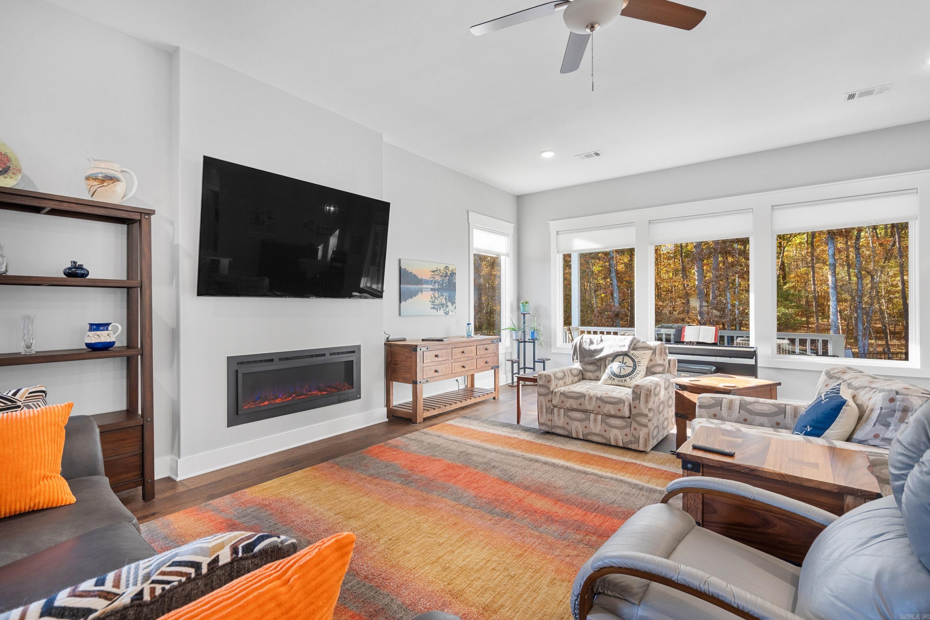 ADORACION - Residential