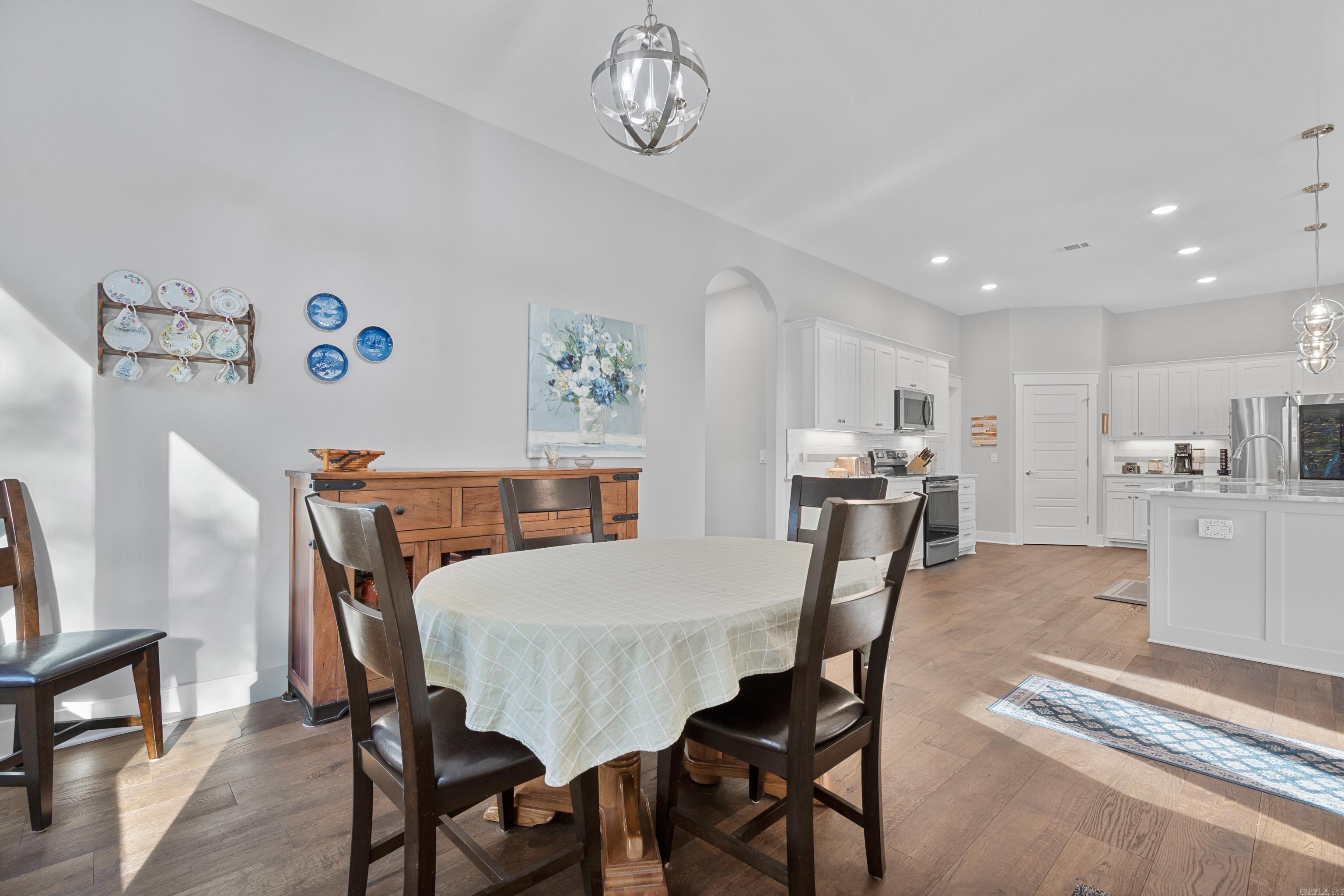 ADORACION - Residential