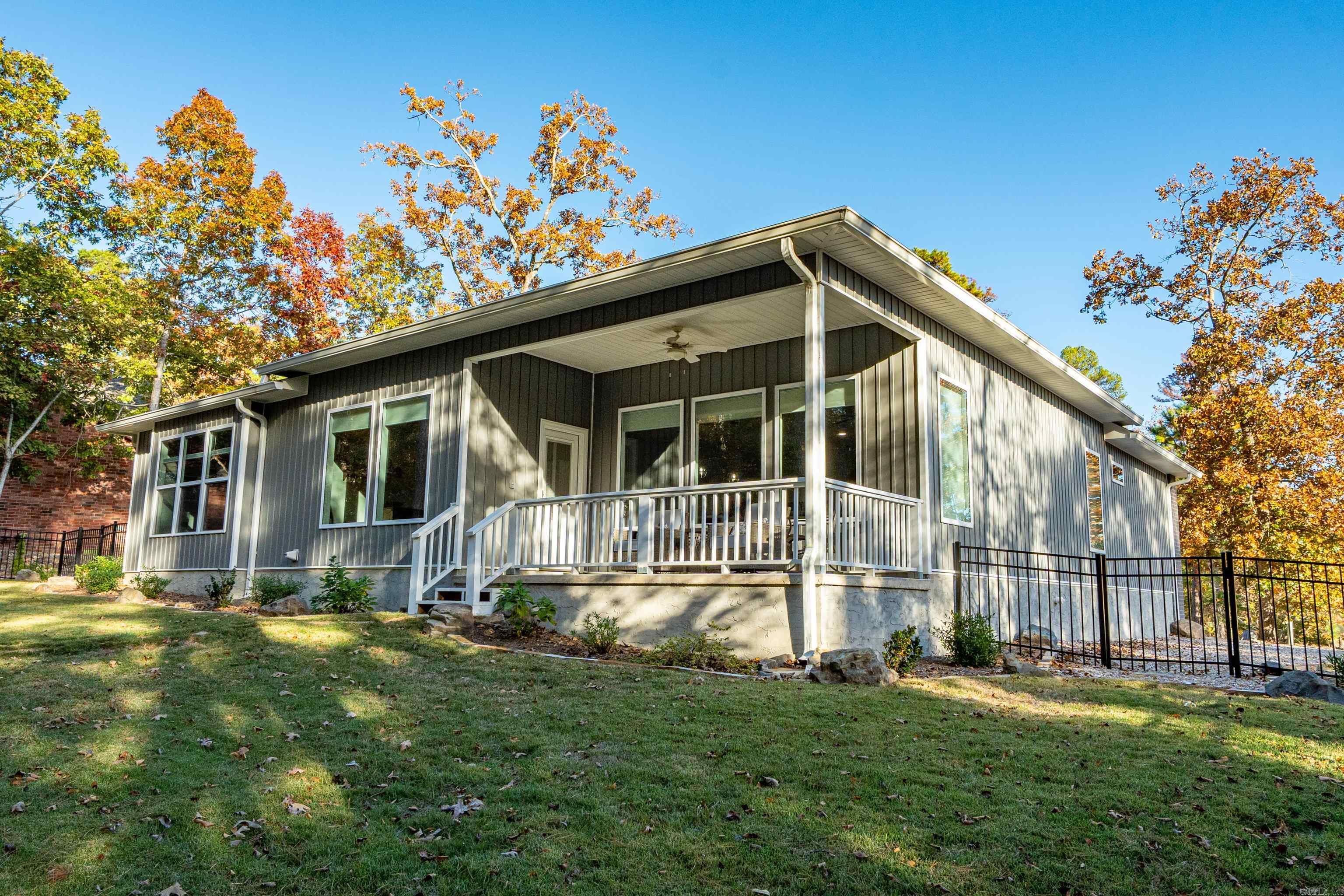 ADORACION - Residential