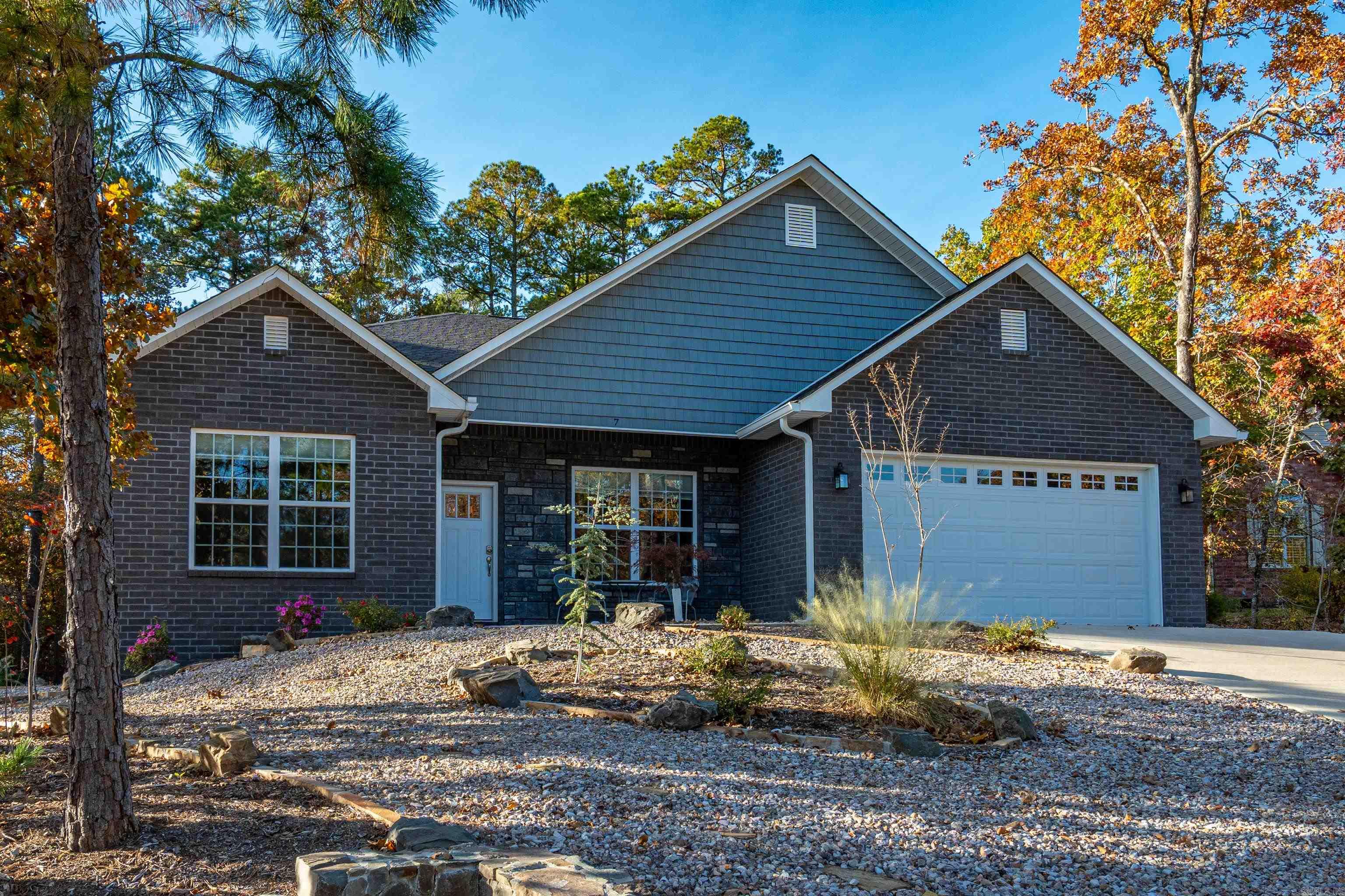 ADORACION - Residential