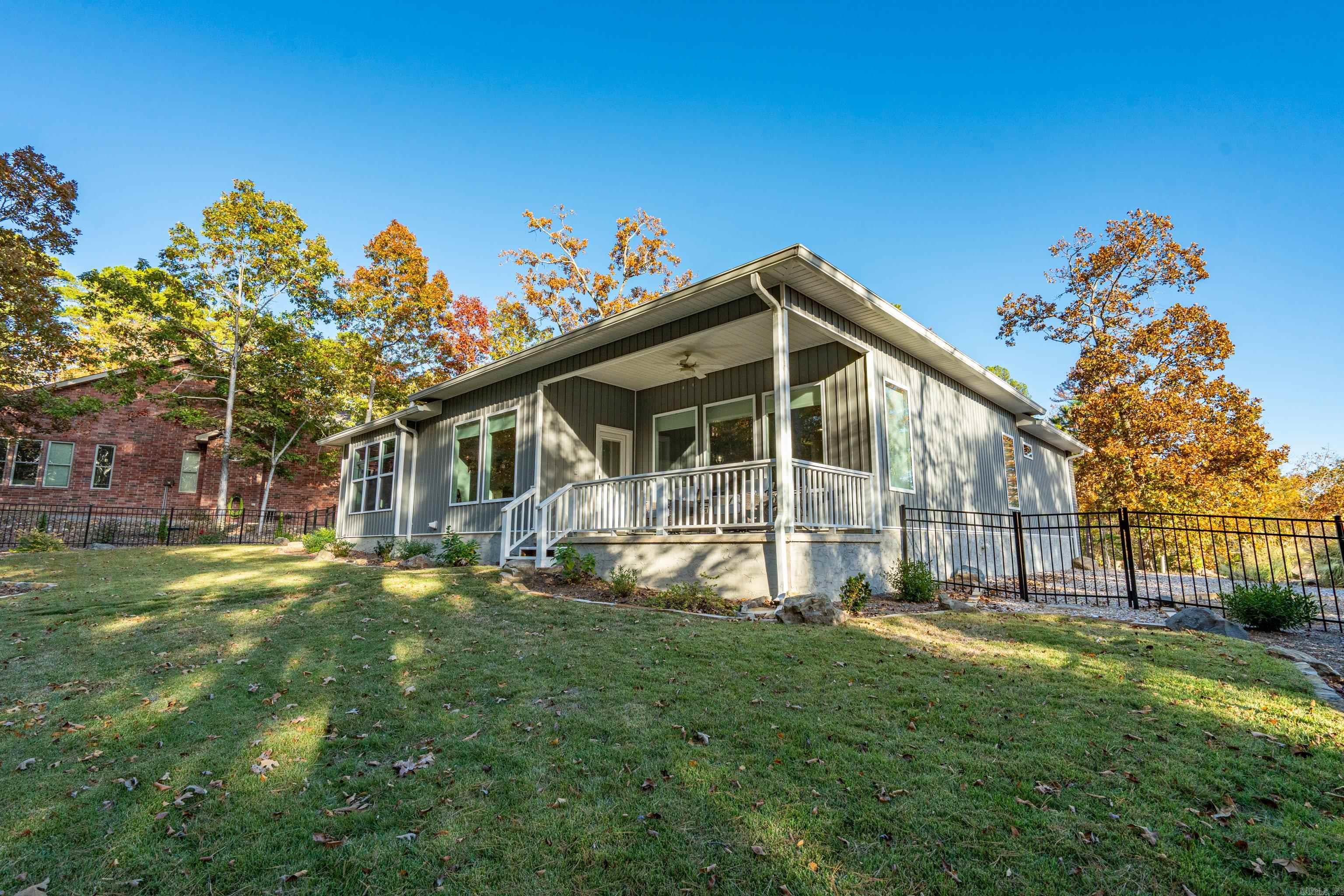 ADORACION - Residential