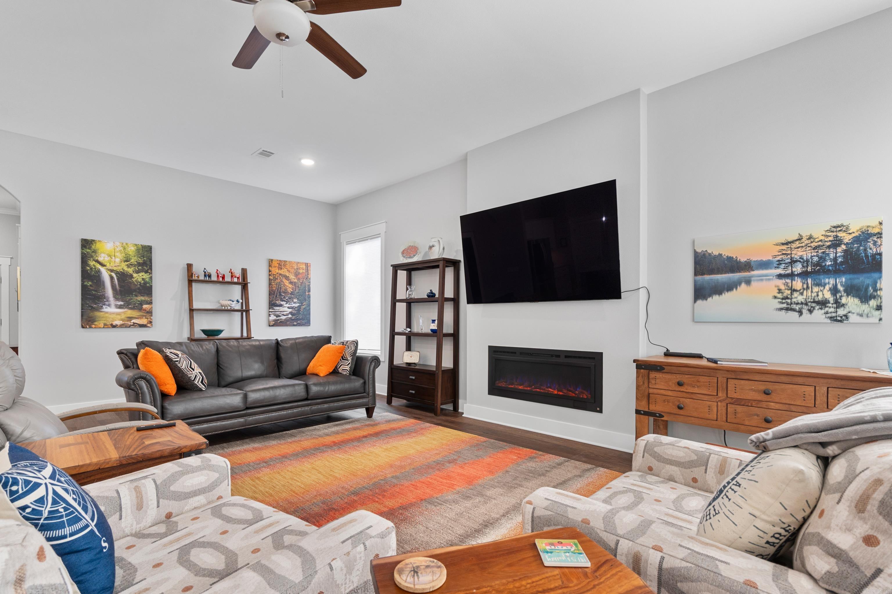 ADORACION - Residential