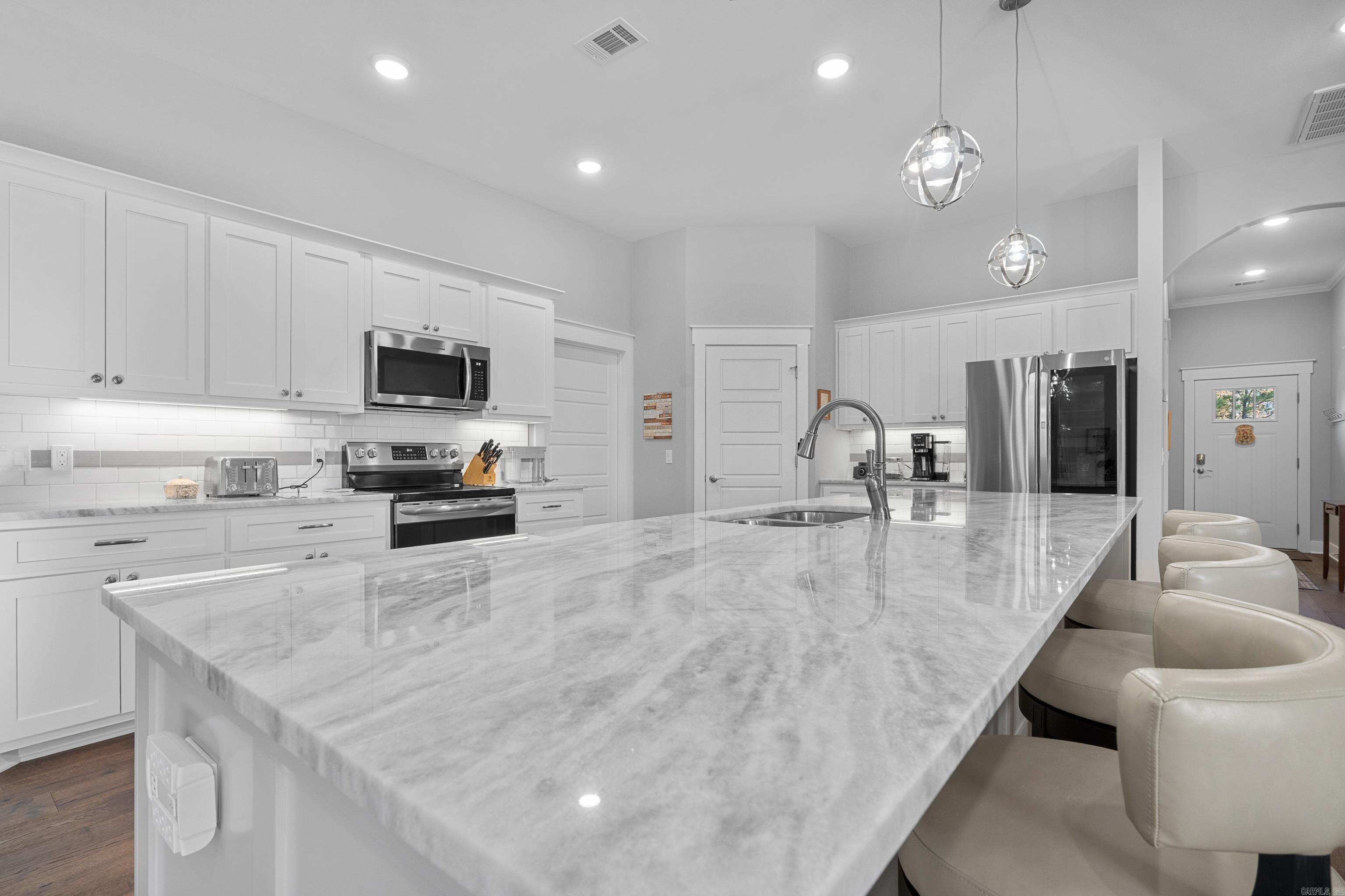 ADORACION - Residential