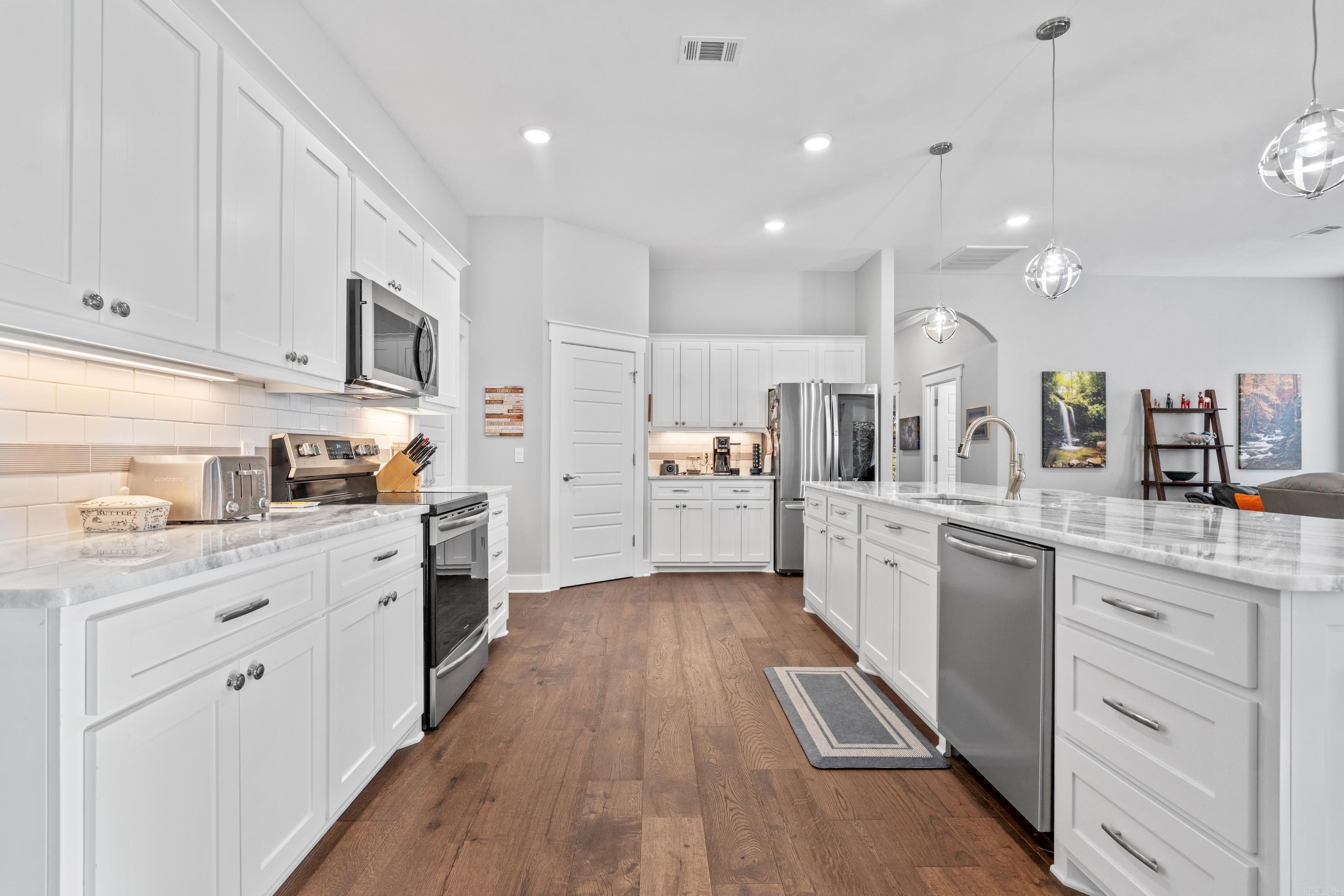 ADORACION - Residential