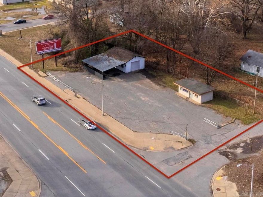 Former car lot in a high traffic area in North Little Rock. ••• This location has a large, paved parking lot for up to 25 cars and includes an auto repair shop and a separate business office. ••• Property is on a corner lot at Broadway and Cherry streets. ••• Plenty of lighting at night. Start your own business tomorrow!