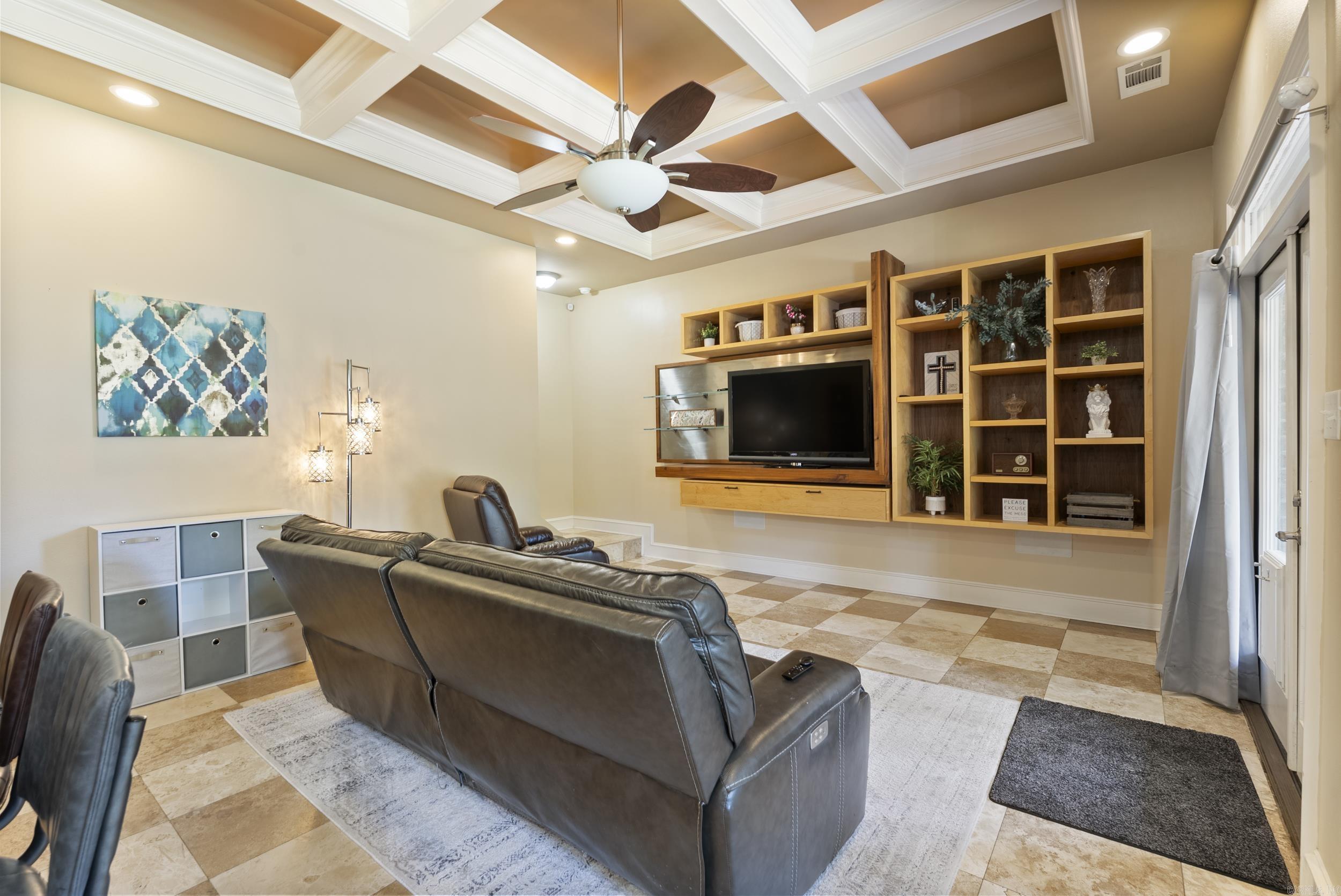 HURRICANE LAKE EST - Residential