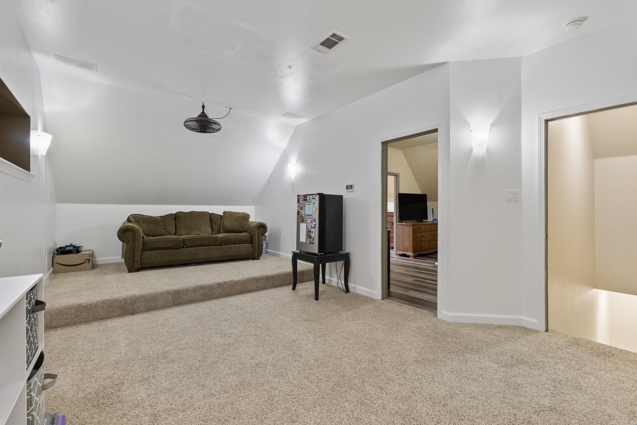 HURRICANE LAKE EST - Residential