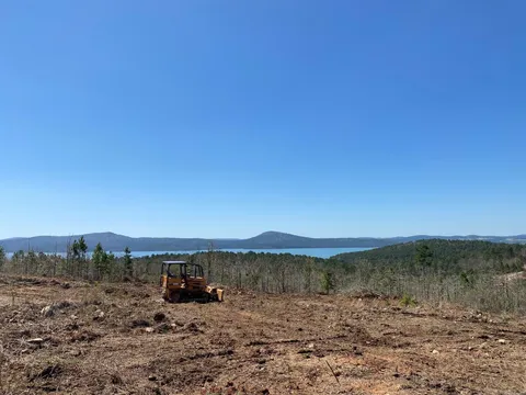 MLS: 24043271