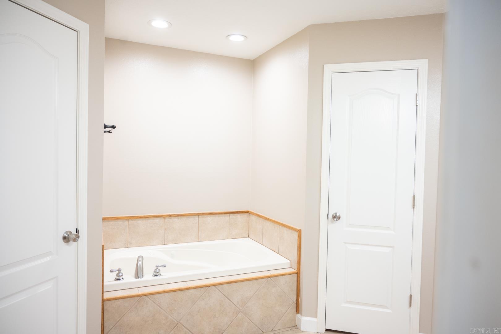 DOVE CREEK - Residential