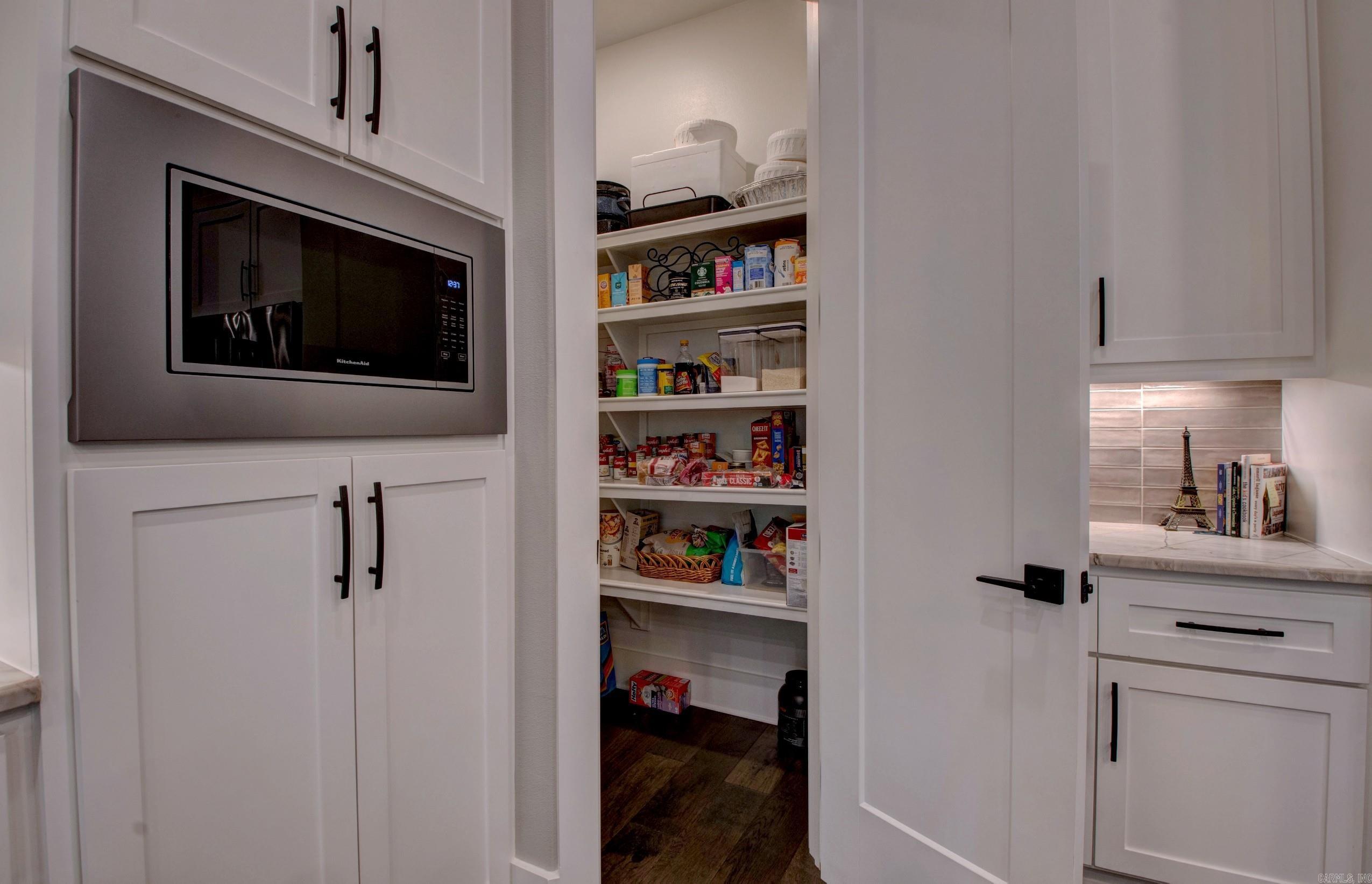 CHENAL VALLEY "FALSTONE COURT" - Residential