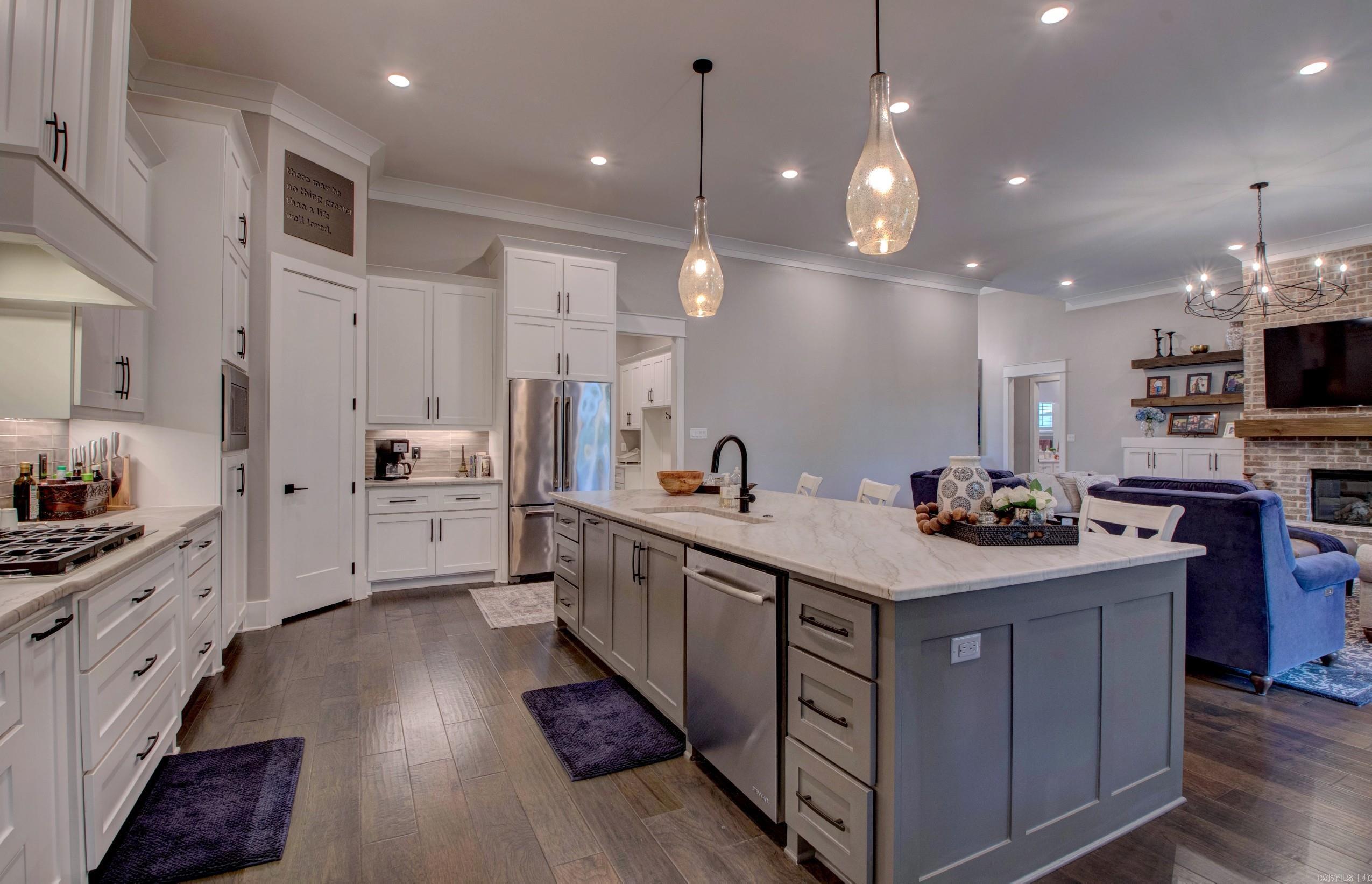 CHENAL VALLEY "FALSTONE COURT" - Residential