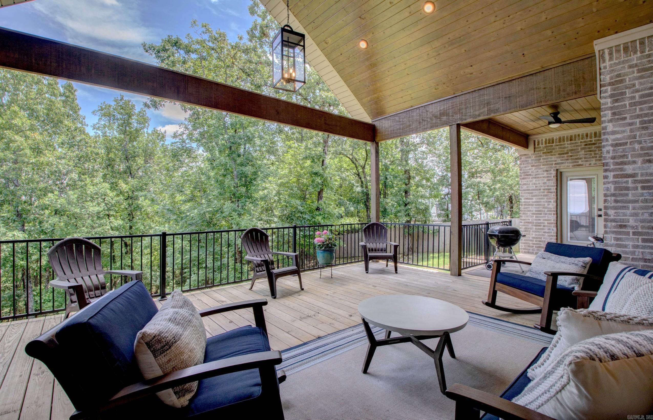 CHENAL VALLEY "FALSTONE COURT" - Residential